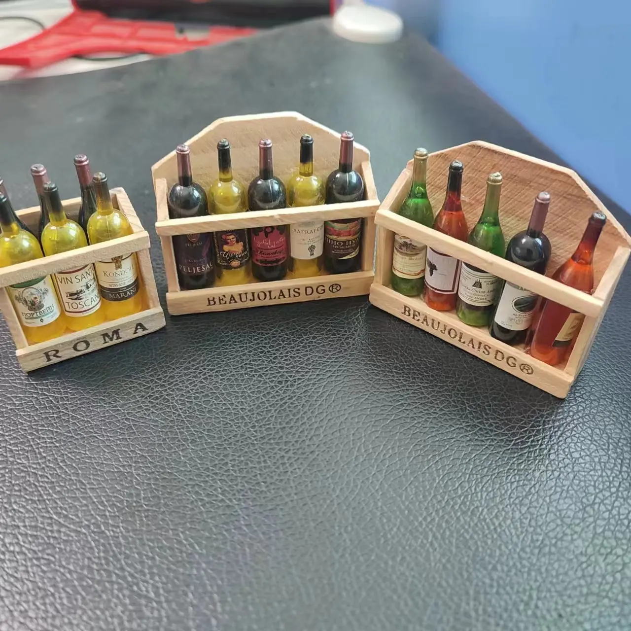 1/6 Schaal Bar Tafel Mini 5 Wijnflessen Met Houten Wijnrek Model Frame DIY Scène Accessoires Props Voor 12 Inch Action Figure