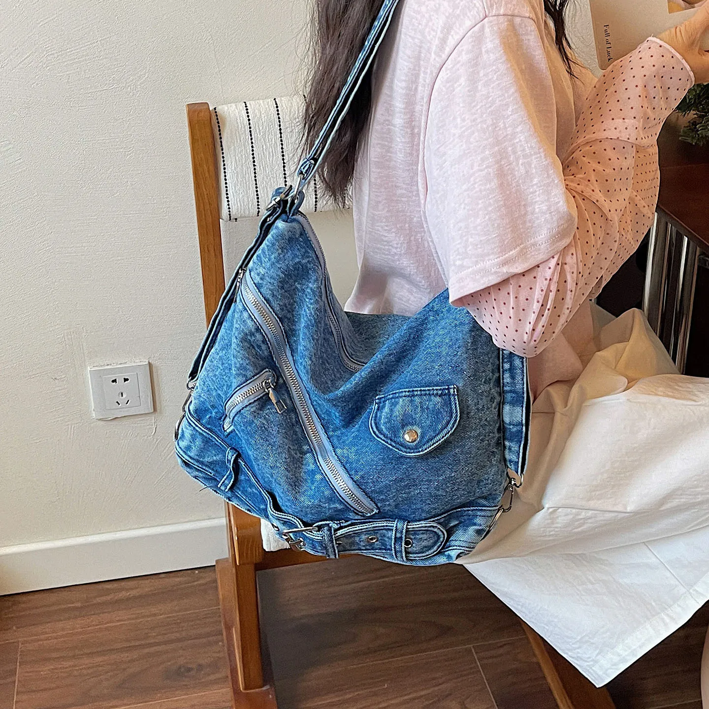 Multi-pocket Casual Shoulder Bag Large Capacity Daily Carry Bag for Women Backpacks, Denim Suitable for School Commute, Weekend