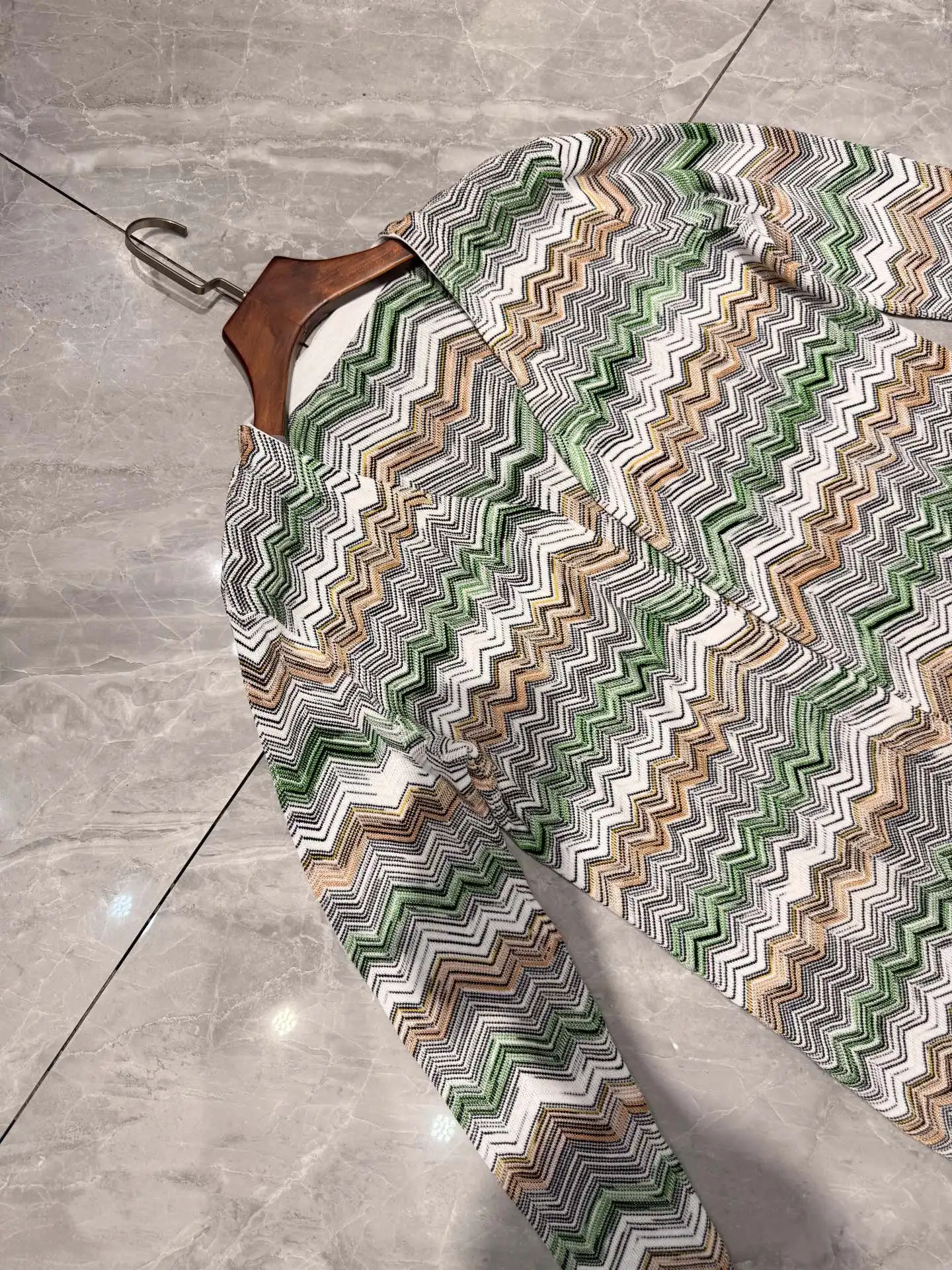 

Autumn Women Zigzag Striped Knitted Cardigans Long Sleeve V-Neck Vintage Female Sweater