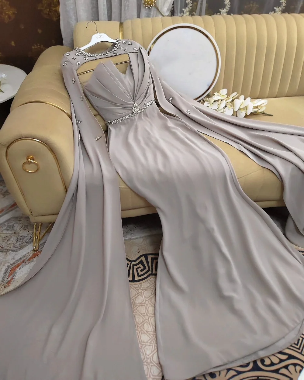 

Customized Classic Exquisite Chiffon Sequined Pleat Rhinestone A-line Poretrait Long Dresses Bespoke Occasion Dresses Fashion