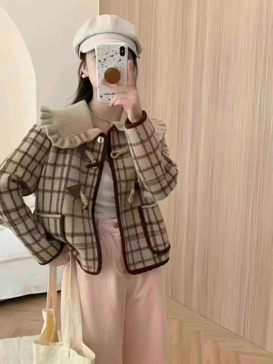 

Женская вязаная короткая куртка с воротником-стойкой и жемчужной отделкой, универсальная, в клетку, на пуговицах, весна-осень-зима, новая, свободный крой