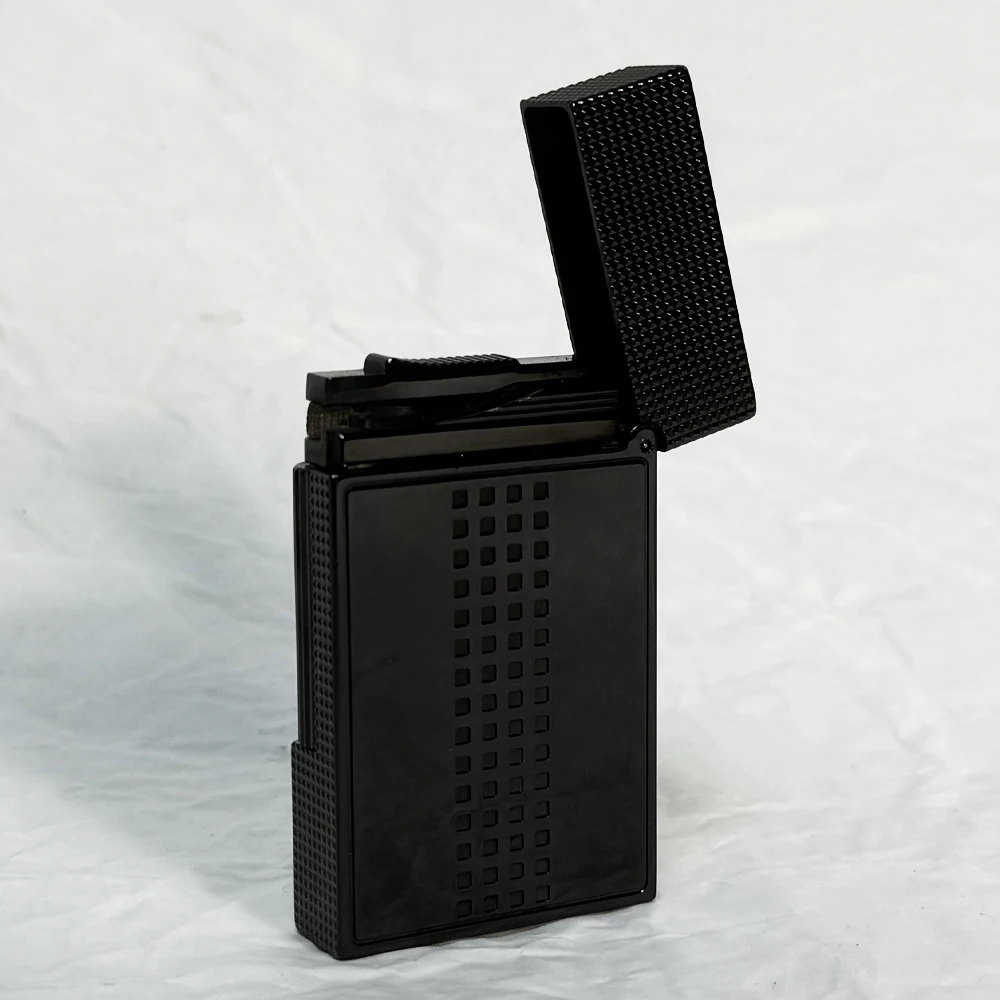 Brand gas lighter, cigarette accessories, limited edition collaboration model, loud sound, consumables included. - view 6