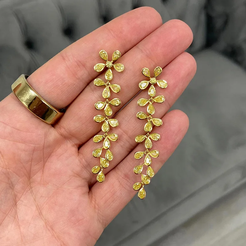 

Exquisite and creative earrings, women's long water droplet flower jewelry, evening dress, light luxury style jewelry