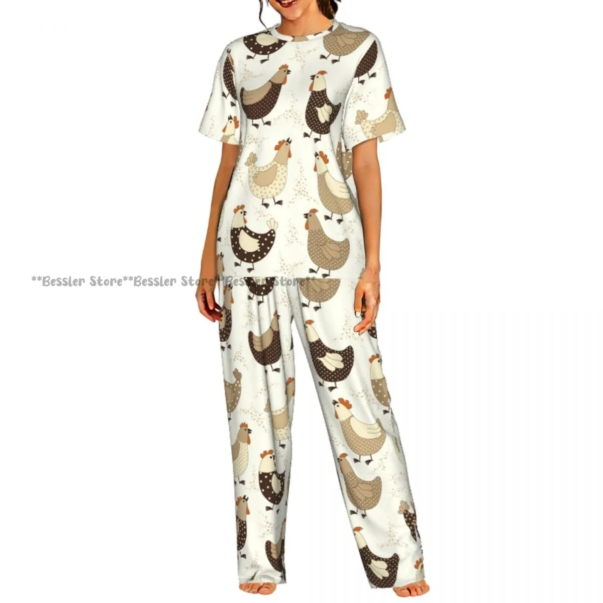 

Женский комплект из 2 предметов: пижама с принтом в виде мультяшных кур, топ с короткими рукавами и брюки для сна.