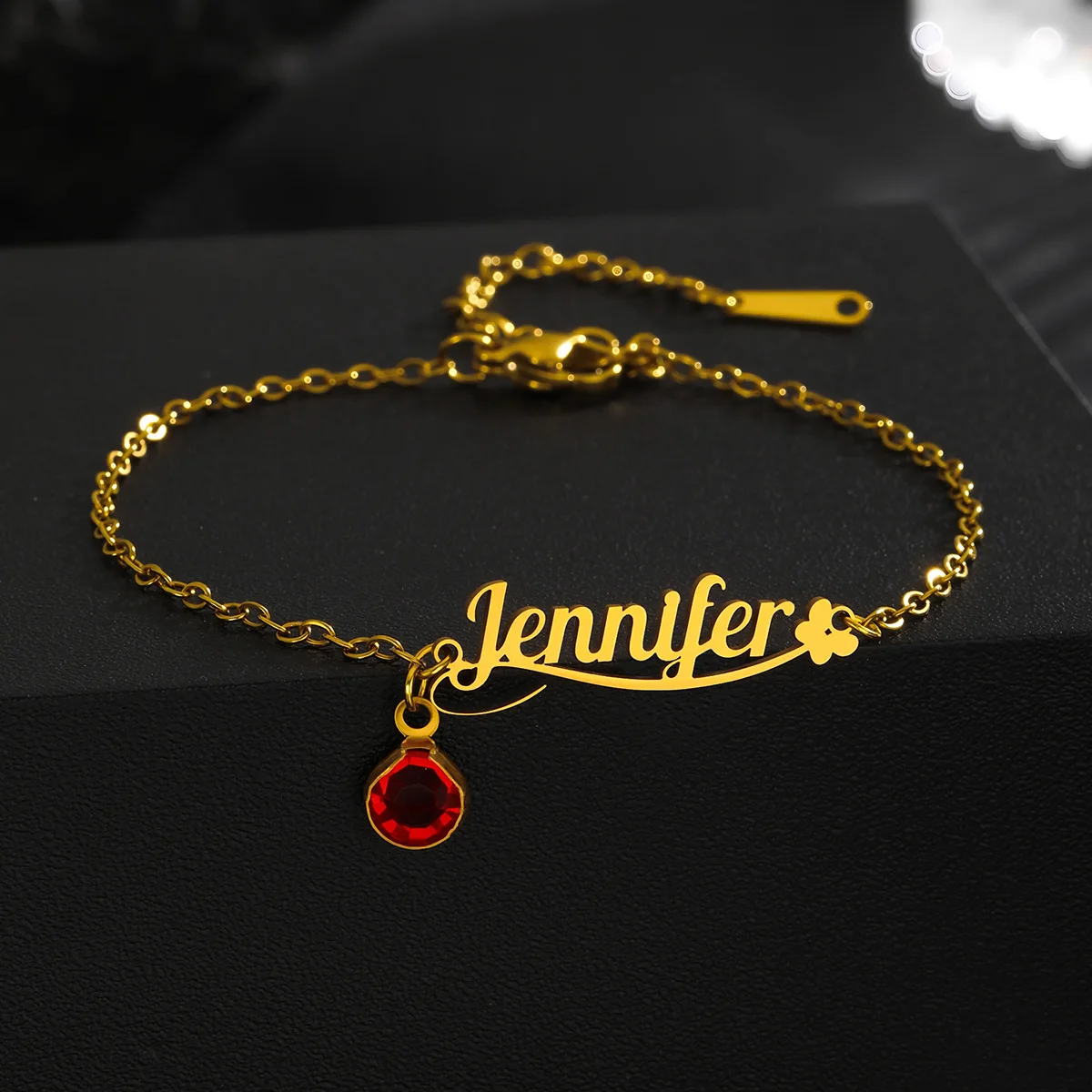 

Браслет с именем на заказ для женщин и мужчин, персонализированные ювелирные изделия из нержавеющей стали, бусины, цепочка Фигаро для женщин и девочек, подарок на день рождения