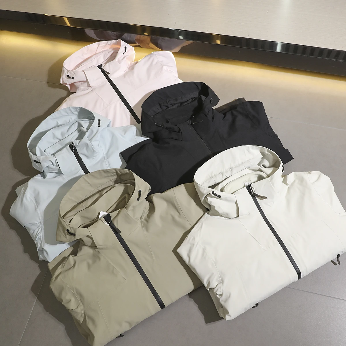 

Outdoor High-End Fce Lined Hooded Jaet Couples Mountain Series Faion Urban Sle Polyester Fiber Long Sve Zipper Cl...