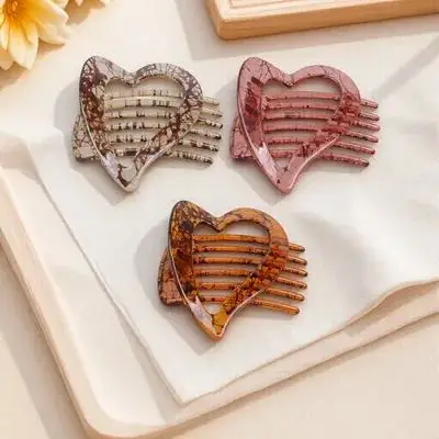 

3Pcs Resin Heart Shape Hair Clips Women Headdress Stylish Delicate Hairpins Enhance Sweet Temperament Ideal for Daily Use Party