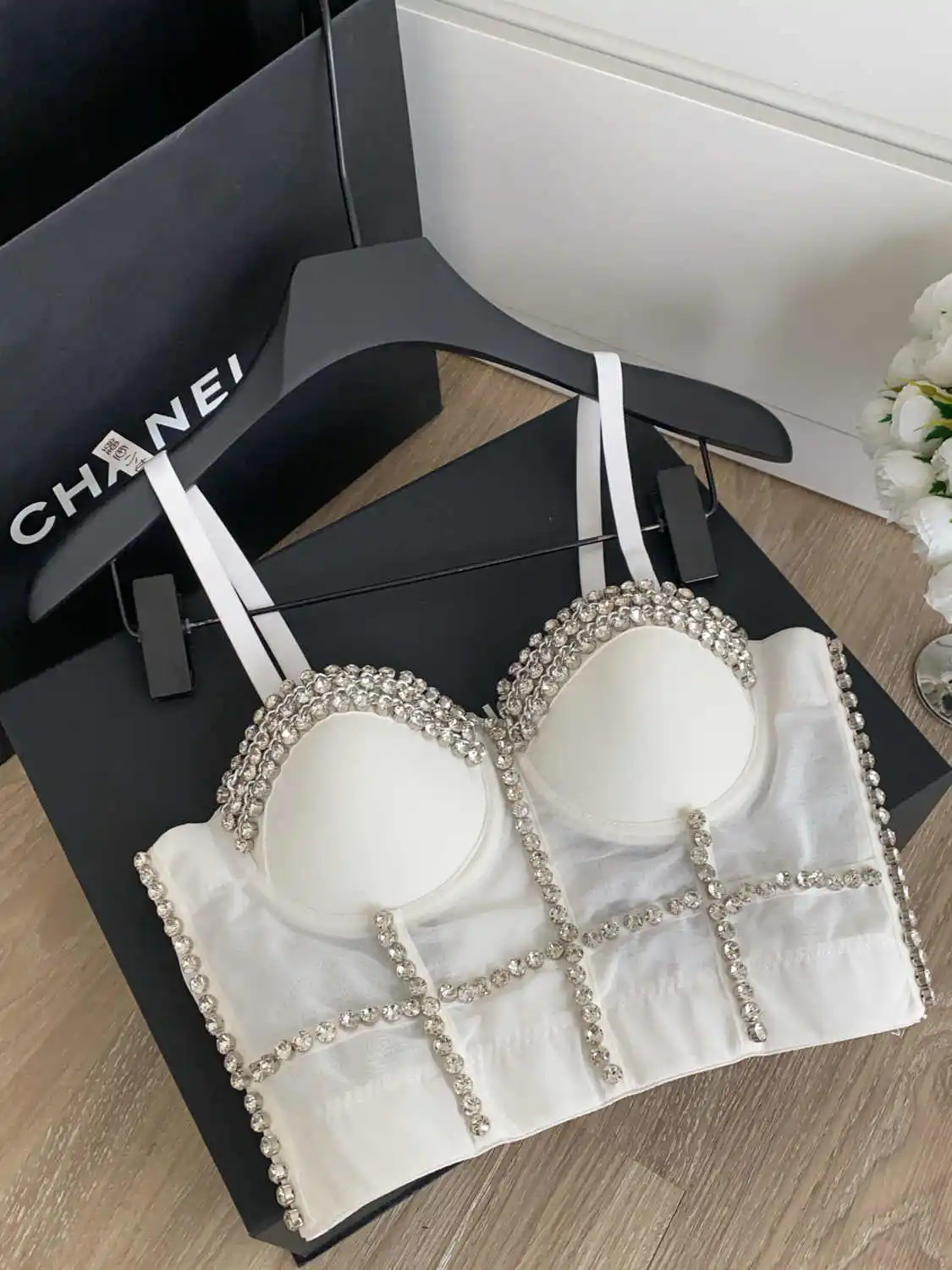 

Women White Y2k 2000s Crop Top 90s Vintage Luxury Camisole Off Shoulder Corset Tops Sleeveless Tank Top Summer Fashion Clothes