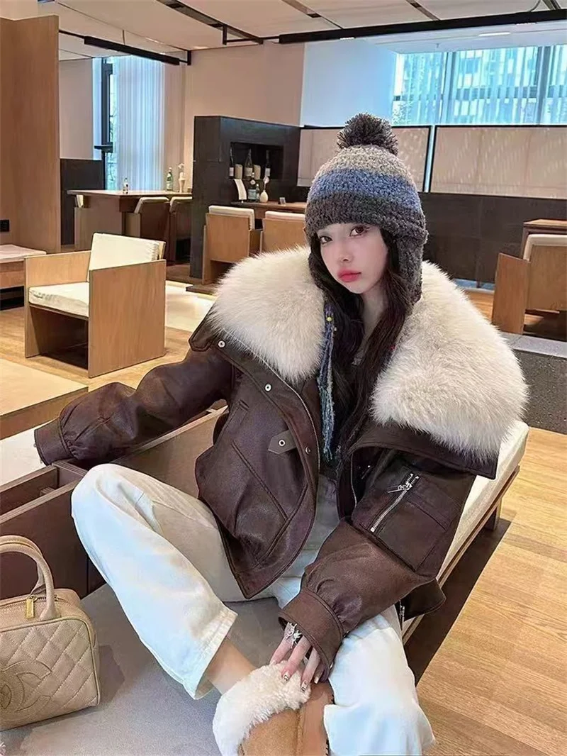 Abrigo de invierno 2025 chaqueta de plumas para forro chaqueta de motocicleta Cuello de piel de zorro Parka de piel de ante corta de moda de alta calidad
