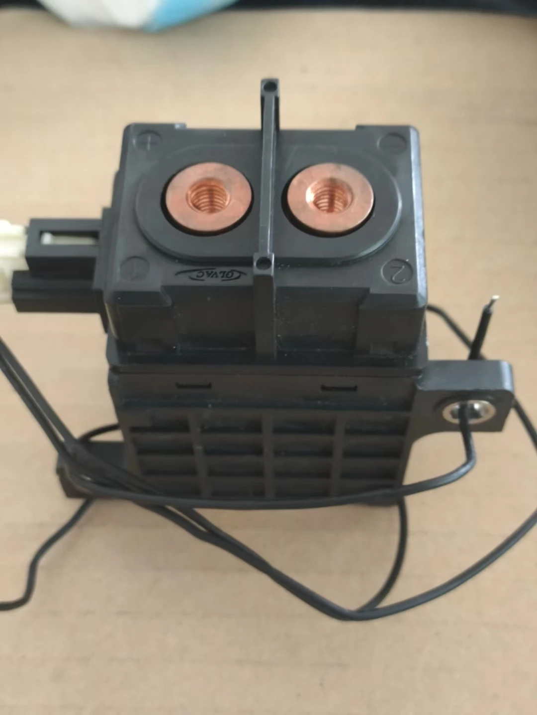 

GLFWS200AC High Voltage DC Contactor 24VDC 200A750V Relay Horizontal Installation