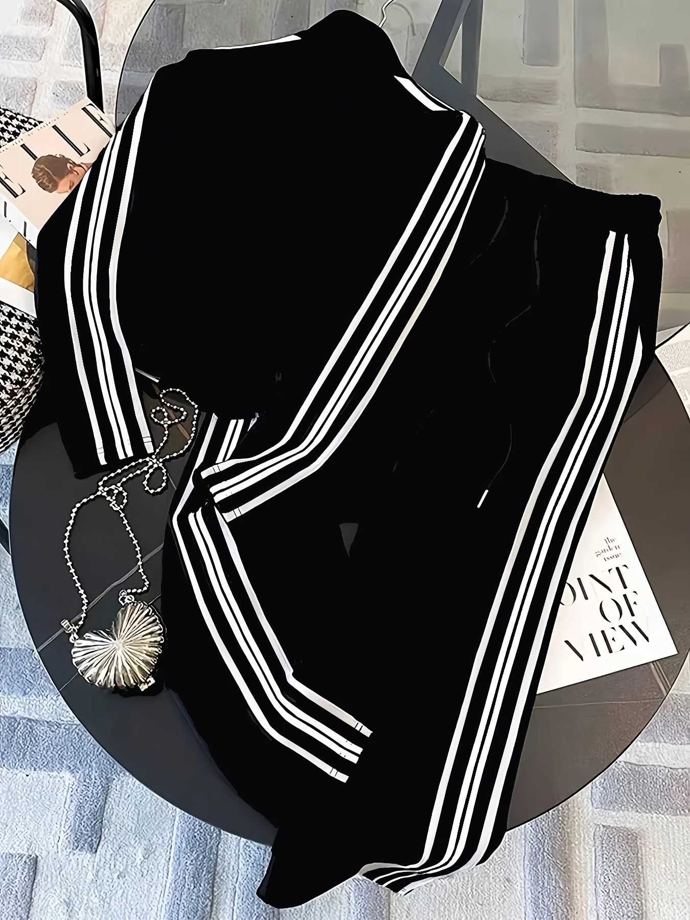 Women's casual sports top with side stripes and wide-leg pants two-piece set for running and fitness
