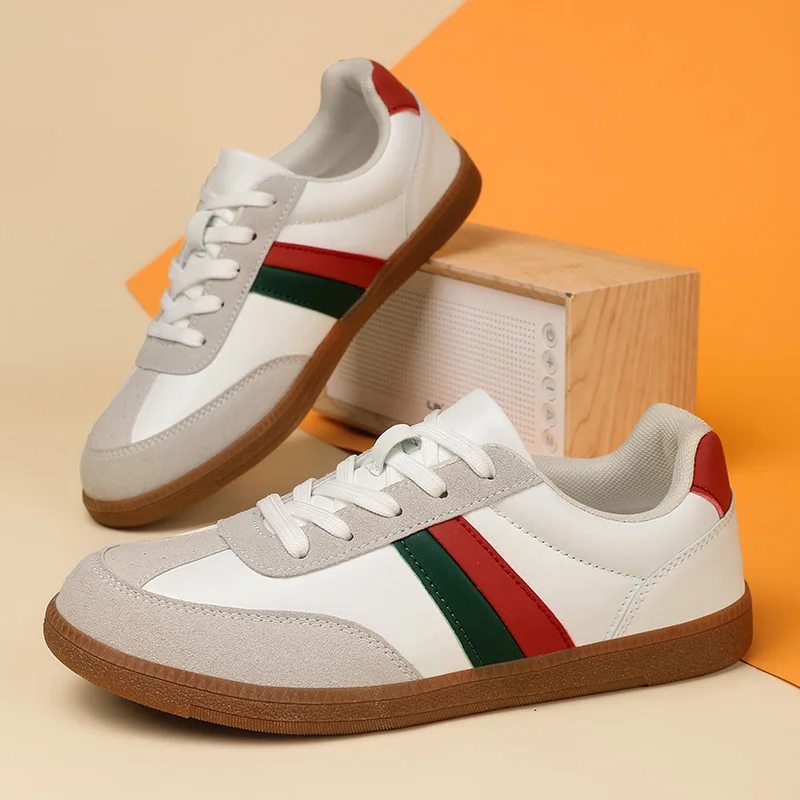 

Classic Women Training Sneakers 2025 Comfort Flat Men's Vulcanize Shoes Original Low Cut Skateboarding Shoes Man Designer Shoes