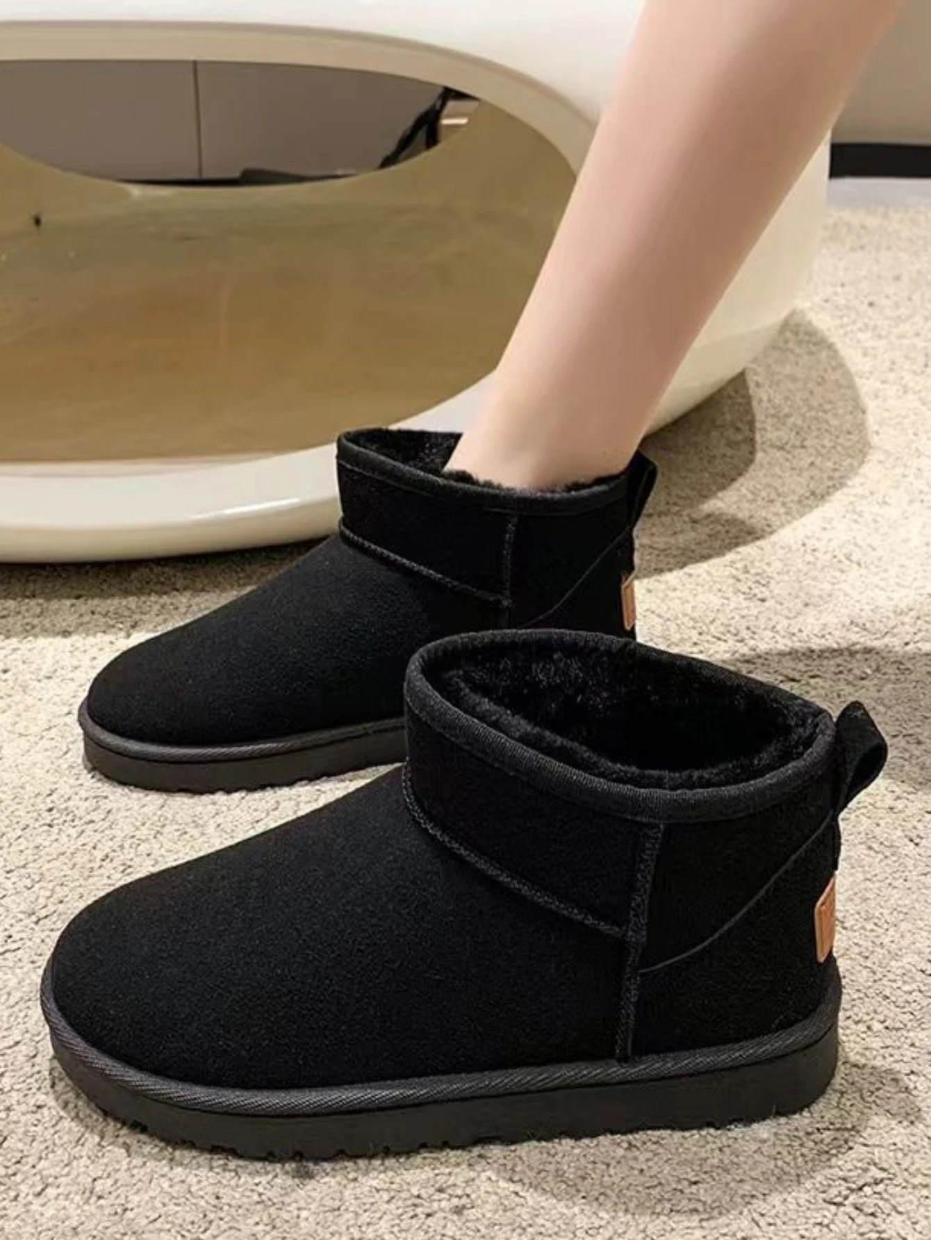 Women's snow boots 2024 winter new thick shoes women's short boots one foot shoes similar to 5854