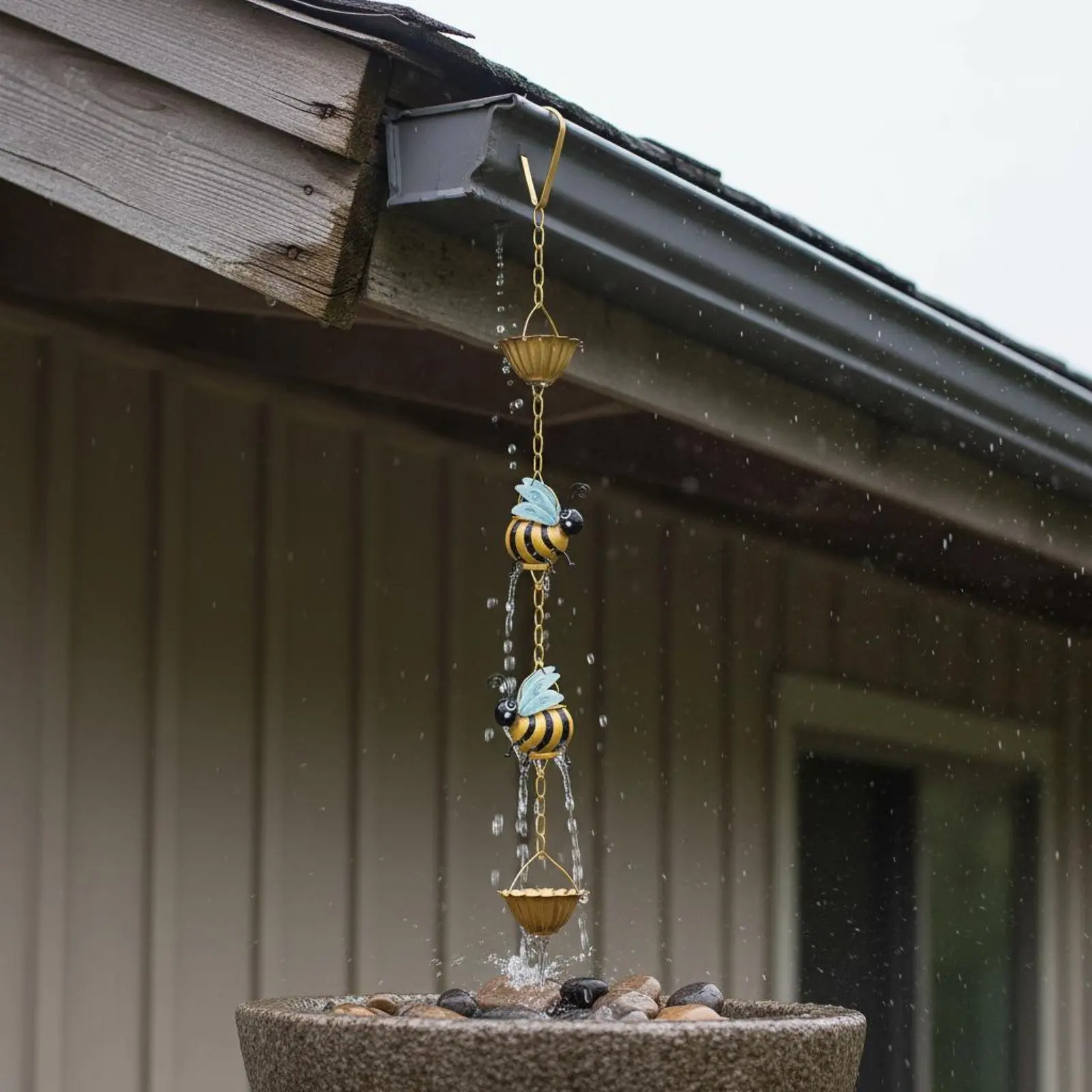 Bee Rain Chain Soothing Sound Enchanting Bee Water Chain Rainwater Collector Easy Installation Rustresistant for Gardeners