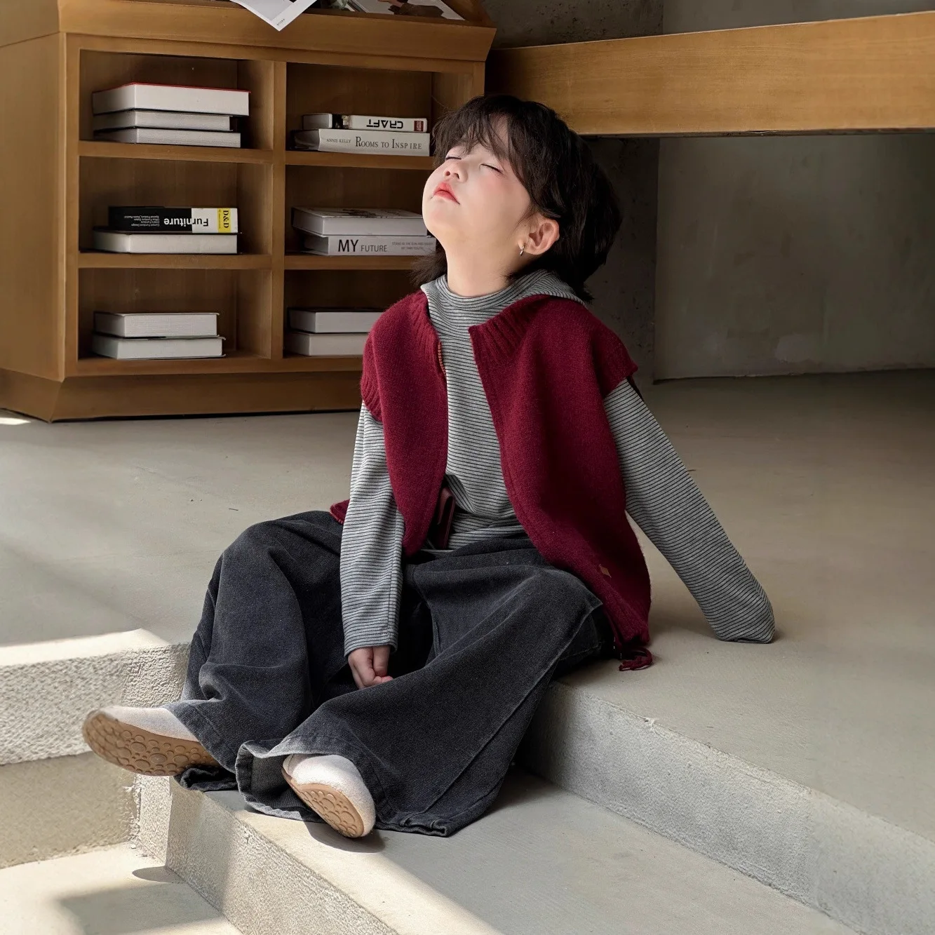 

Детская осенне-весенняя толстовка с капюшоном, новинка 2023 года, корейский модный классический полосатый топ с длинными рукавами для девочек и мальчиков, универсальный