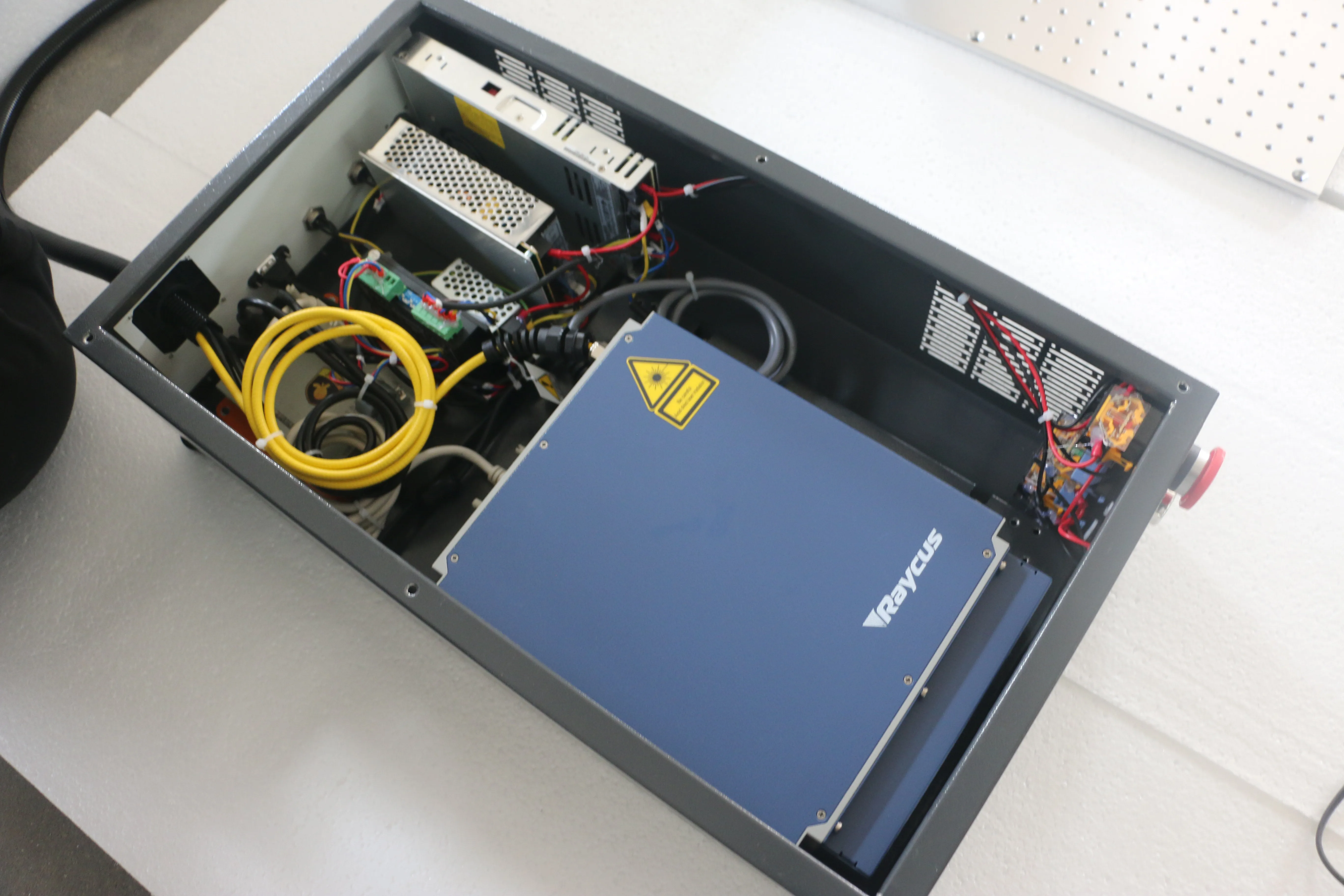 Mesin Pengukir Laser Raycus 30 - Desktop Laser Engraver ulasan dan harga