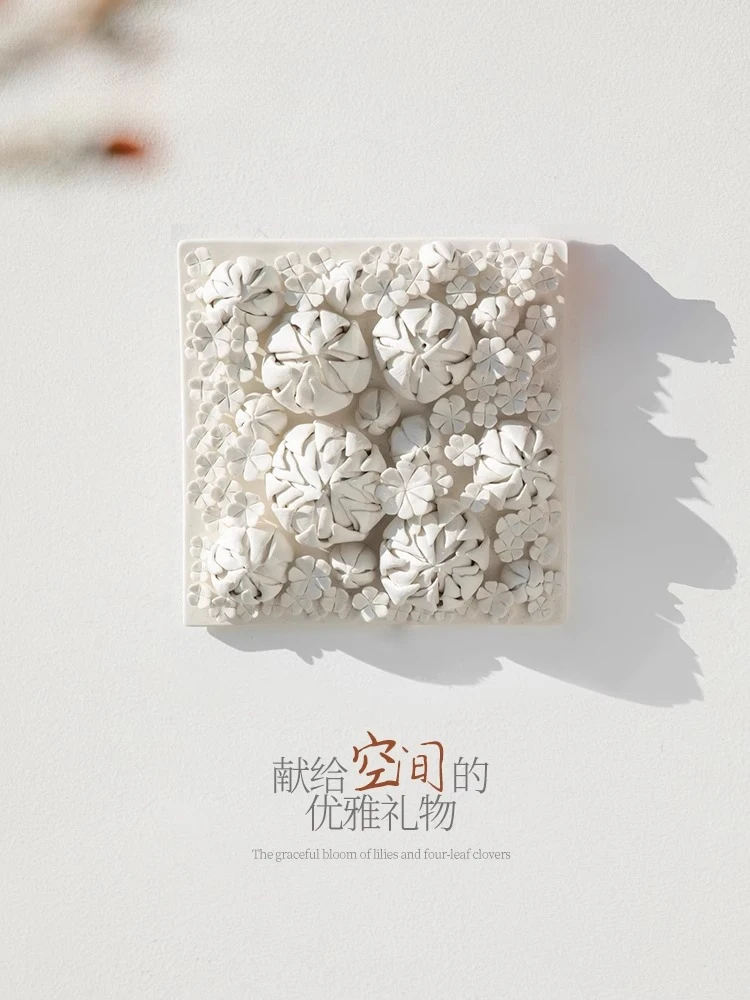 

Creative handmade porcelain plate painting Modern simple living room background wall decorative