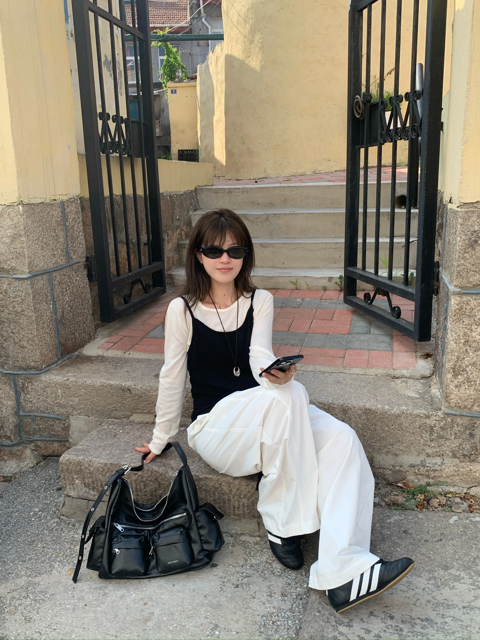 

Комплект из двух предметов: тонкий топ с длинным рукавом и эффектом тай-дай и базовая футболка для женщин, приталенный крой, круглый вырез, стандартная длина B258047