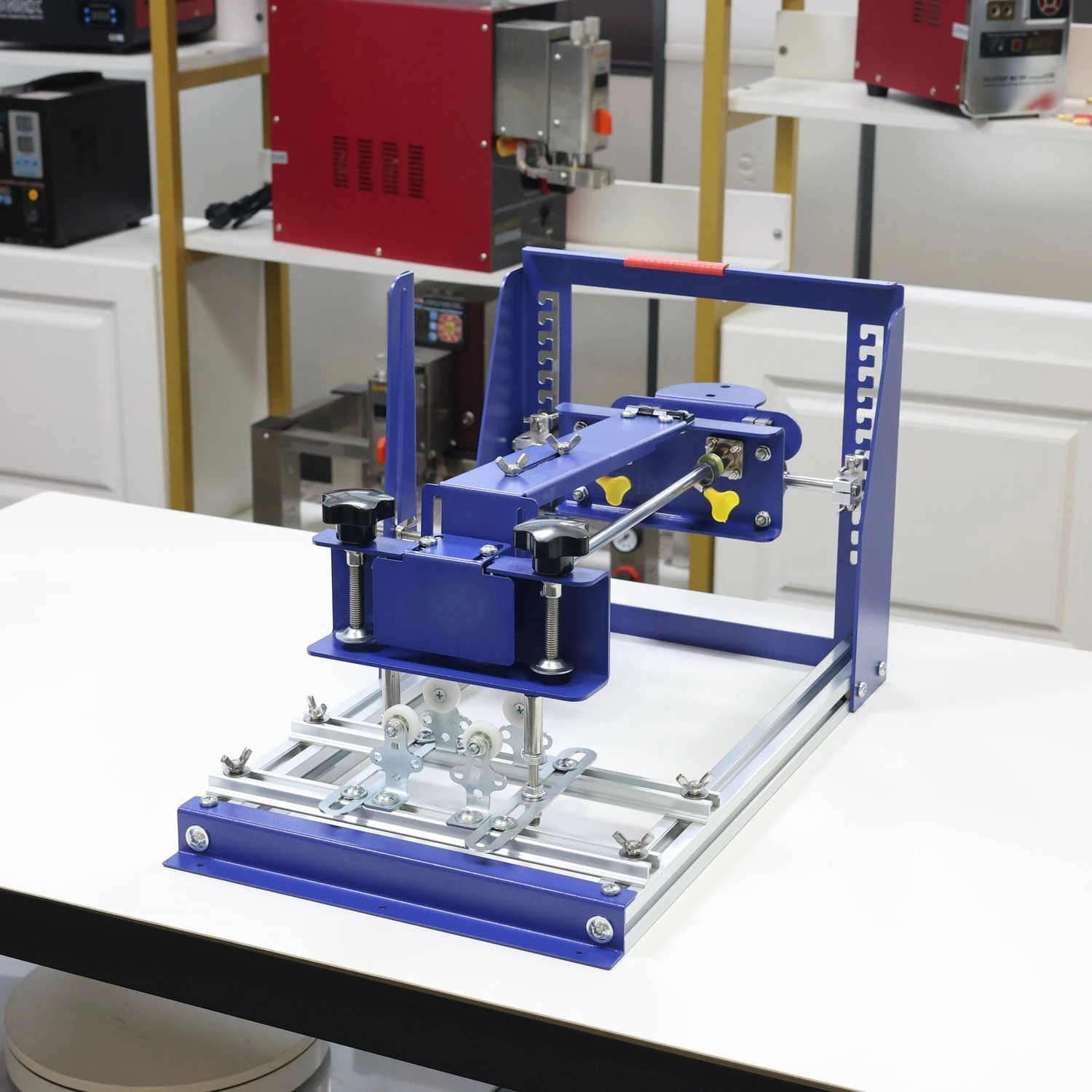 

DL-qm-001 Manual Curved Screen Printing Machine Conical Cylindrical Sprinkler cosmeti Bottle Thermos Cup Screen Printing Table