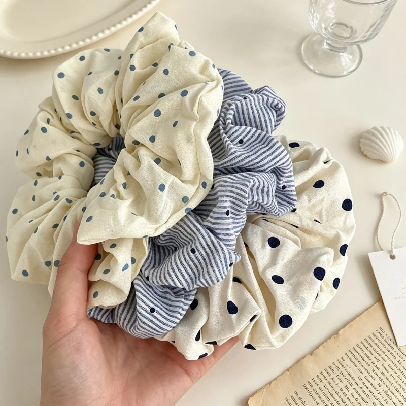 1 Stück Damen Scrunchies aus cremefarbenem Stoff mit kleinen Tupfen, im Salt-Style, elastische Haarbänder, elegante Pferdeschwanz-Haargummis – Detail 2