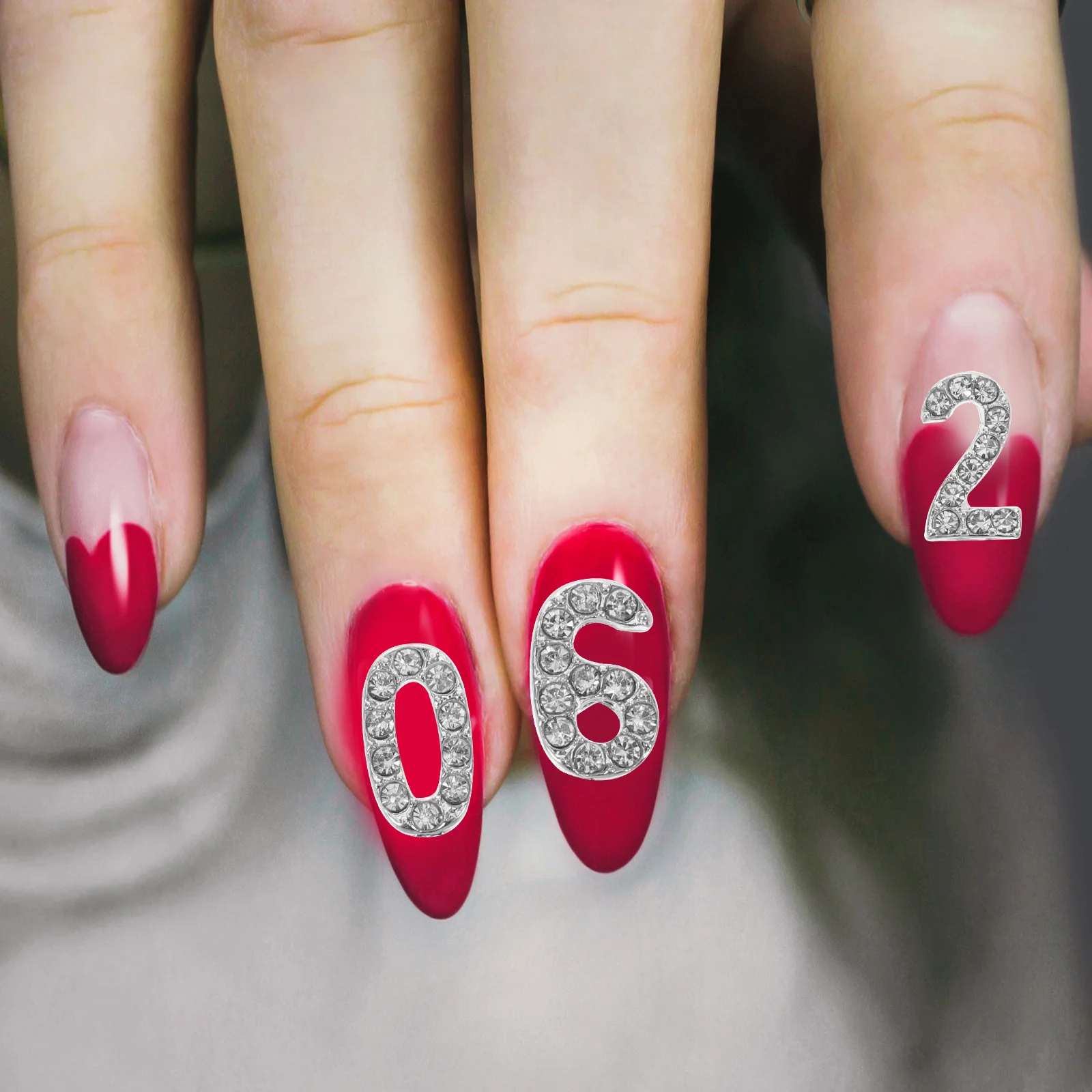 32 قطعة من أحجار الأظافر المبهرة بأحجار الراين الفضية، زينة مجوهرات أظافر نابضة بالحياة وحفلات أعياد الميلاد وحفلات الزفاف