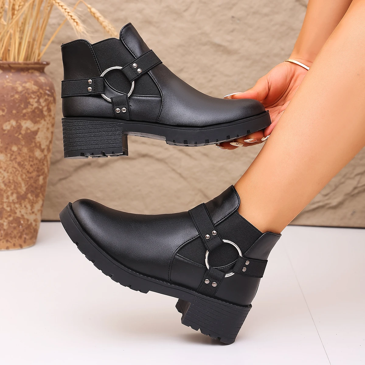 Fashion New Elegant Thick-soled Sports Short Shoes Winter Hot-selling Round Toe Comfortable/Sexy Work and Casual Women's Boots