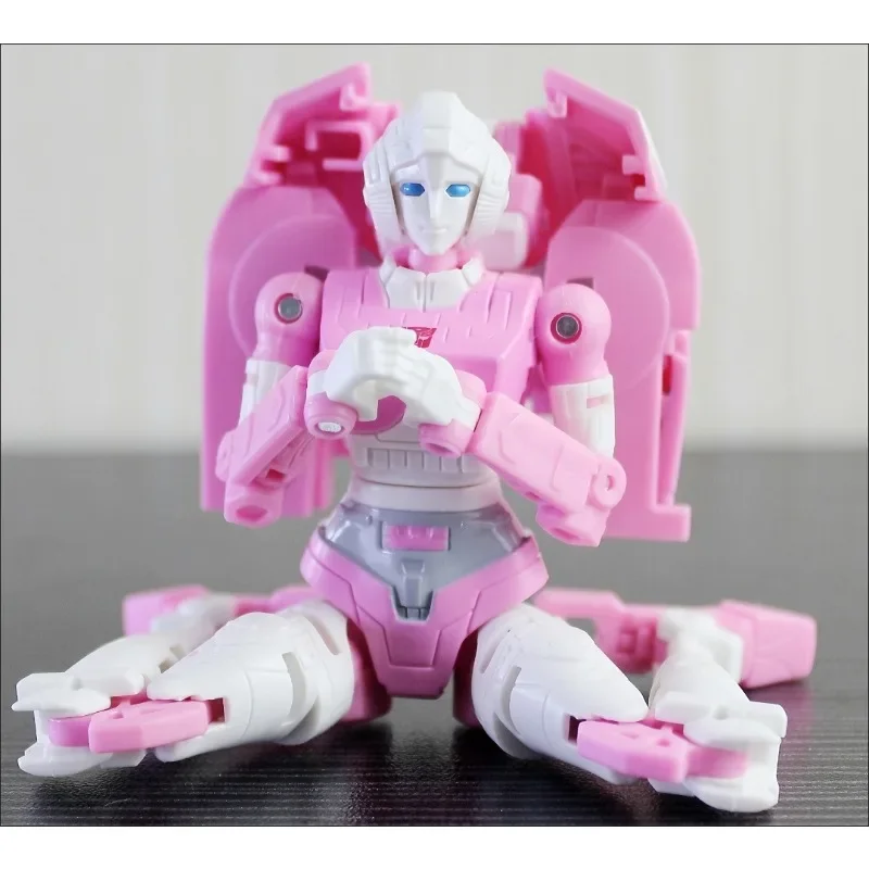

Hasbro Transformers Classic Toys War For Cybertron:WFC-K17 Arcee Anime Action Figure Model Toys Collection Doll Gifts In Stock