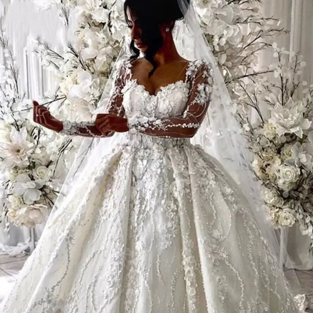 

Customized Sheer Neck Shinny 3D Appliques Pearls Wedding Dress Robe De Mariée Long Sleeves Ballgown Buttons Luxury Bridal Gown