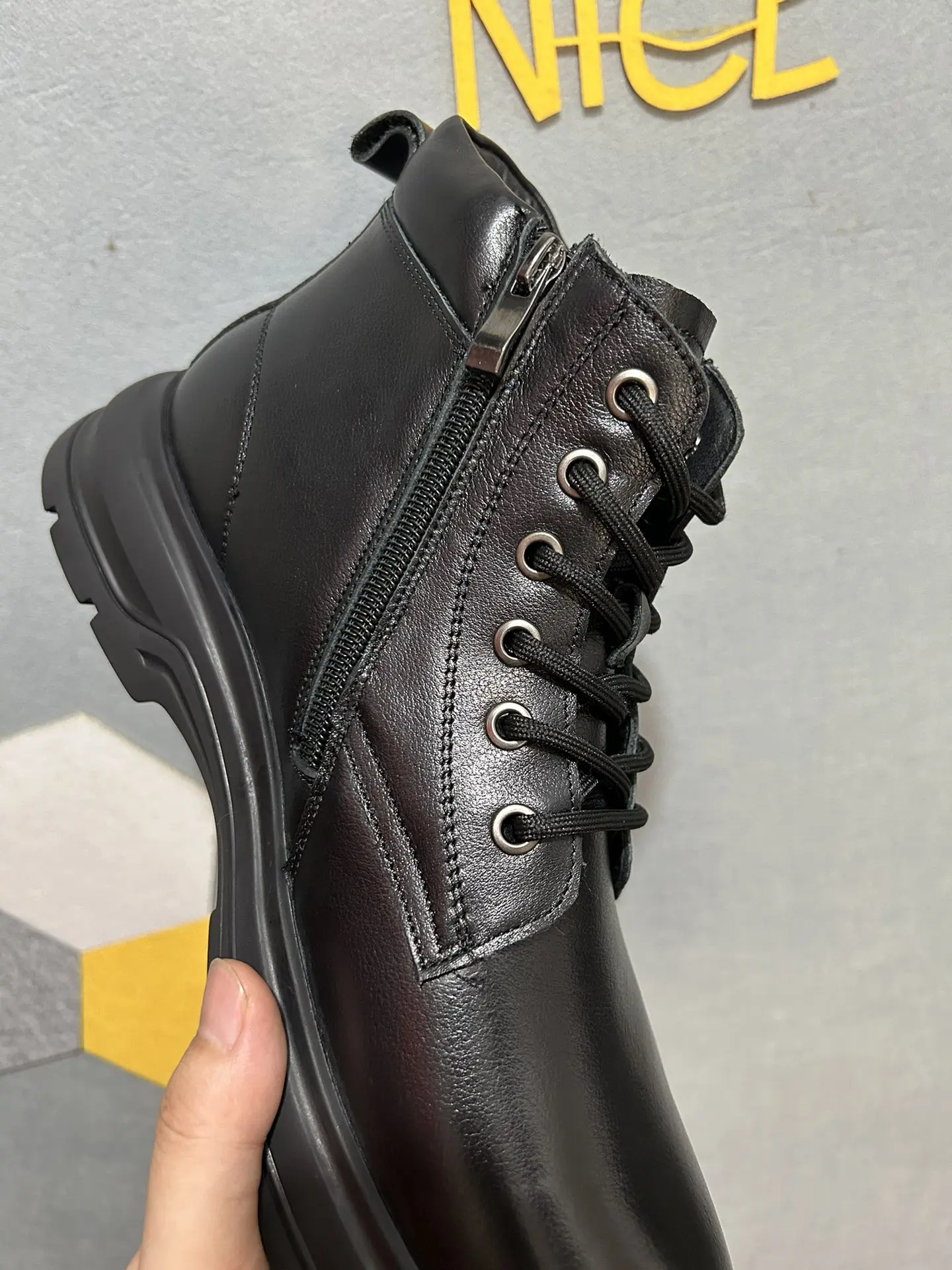 Moda al aire libre NUEVAS zapatillas de deporte para hombres Zapatos casuales moda Cuero genuino Cálido cómodo Invierno botas altas de felpa