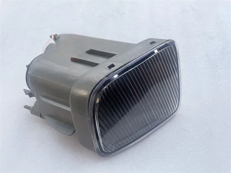 

Applicable to Camry2.2 front fog lamp bumper light 97-01 Camry2.2 fog lamp front bumper light