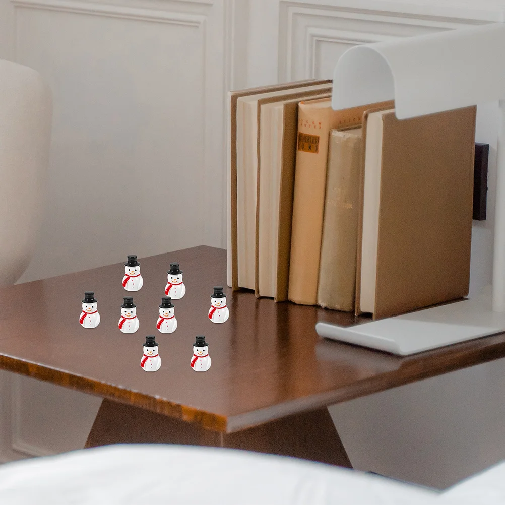 

40Pcs Miniature Snowman Ornaments Christmas Resin Micro Landscape Xmas Craft Decoration Supplies Christmas Micro Resin Ornaments