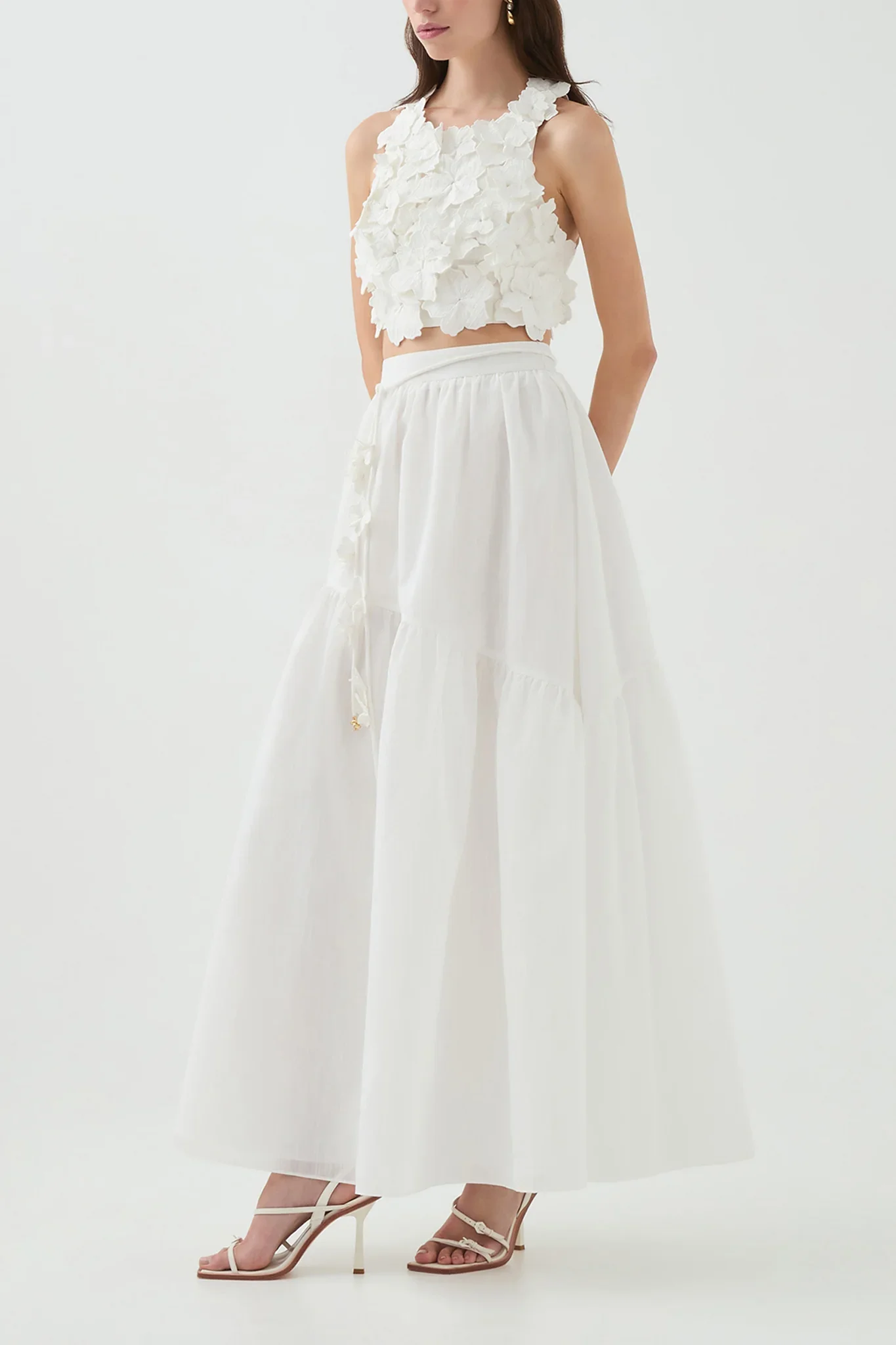 

2025 New Women White Party Set 3D Flower Embroidery Vest Tops + High Waist A-Line Loose Long Skirt Elegant Ladies Suits