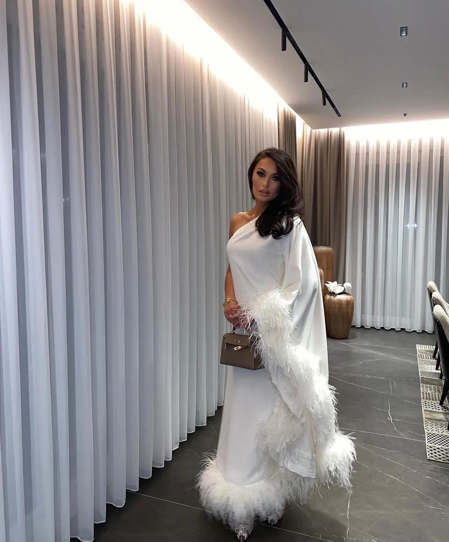 Elegant White One Shoulder Long Formal Party Dresses With Volumn Feather Details Modest Long Robe Kaftan Maxi Gowns