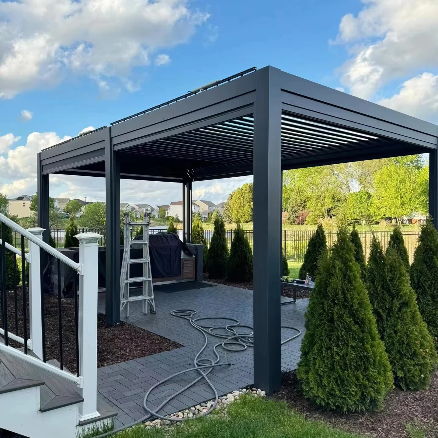 107 Remote Control Customized Louver Roof System Waterproof PVC Coated Aluminium Awning Canopy Outdoor 30m Coverage