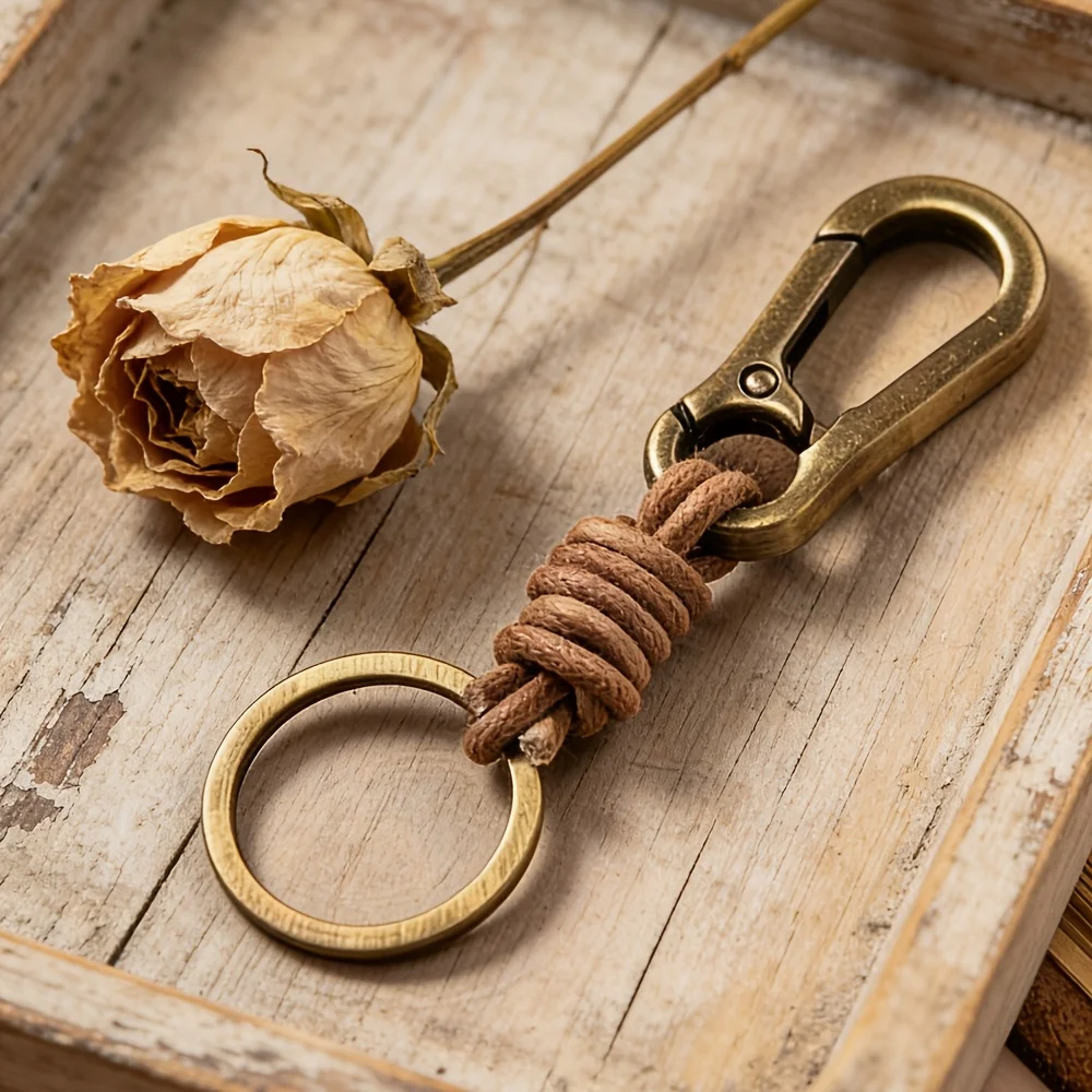 Vintage Braided Leather Rope Keychain Alloy Carabiner Key Ring Holder Portable Key Organizer for Men Daily Accessory Gift
