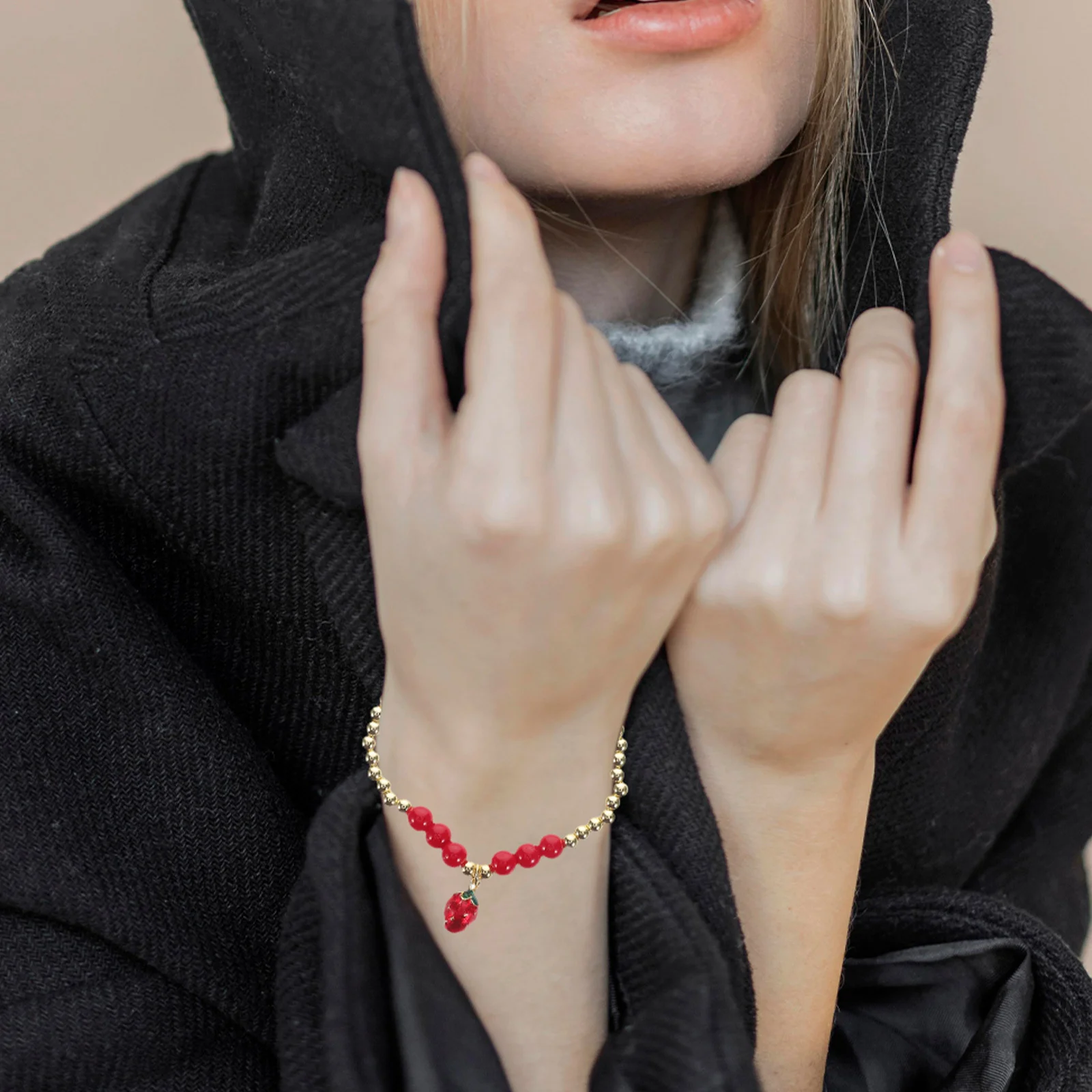 

Strawberry Beaded Bracelet for Women Lightweight Fruit Charm Hand Chain Stylish Fashion Jewellery Trendy Bracelet