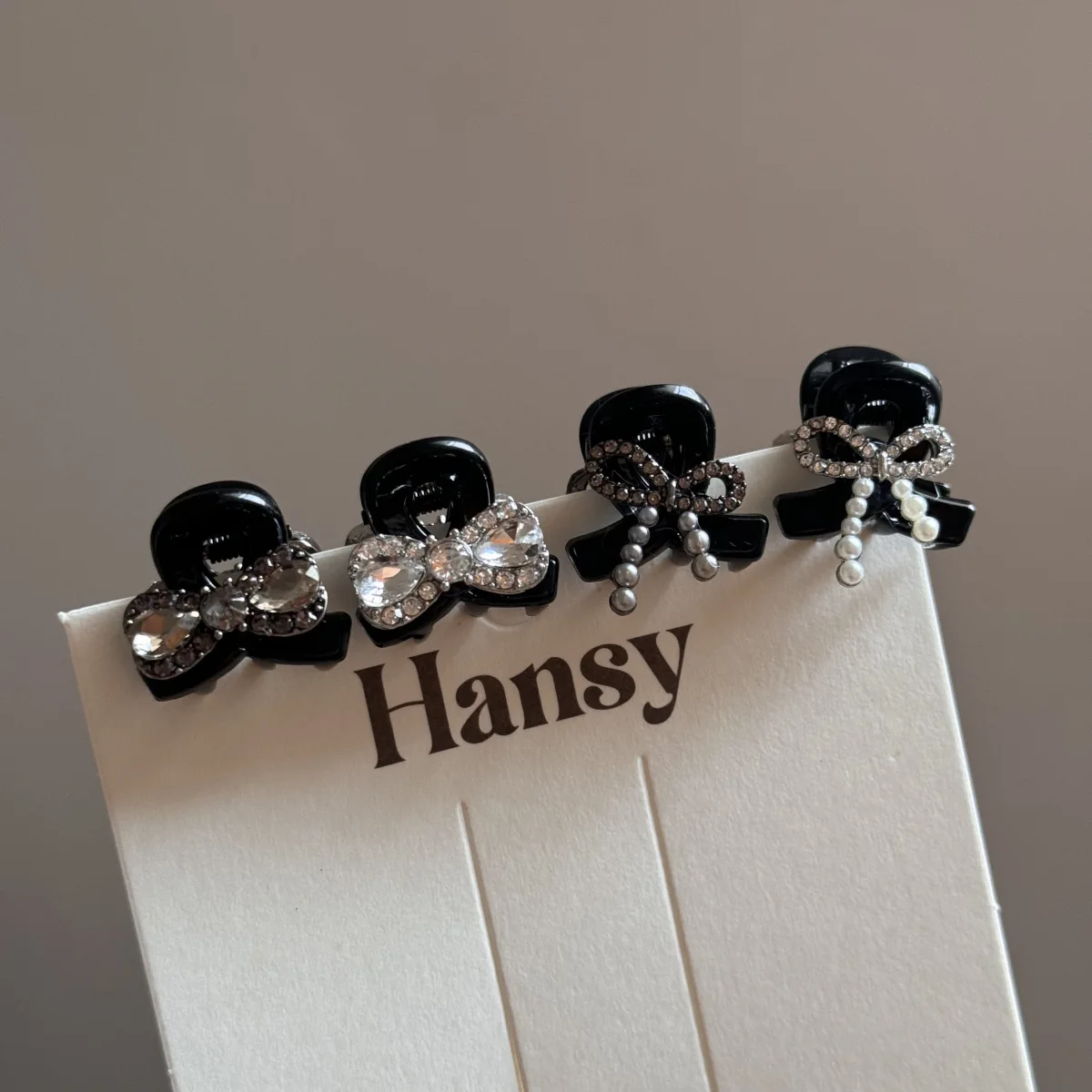 Pearl Rhinestone Bow Hair Claw Small Exquisite Women Girls Hair Crab Claw Clip Small Hairpins Hair Crabs Girls Style Accessories