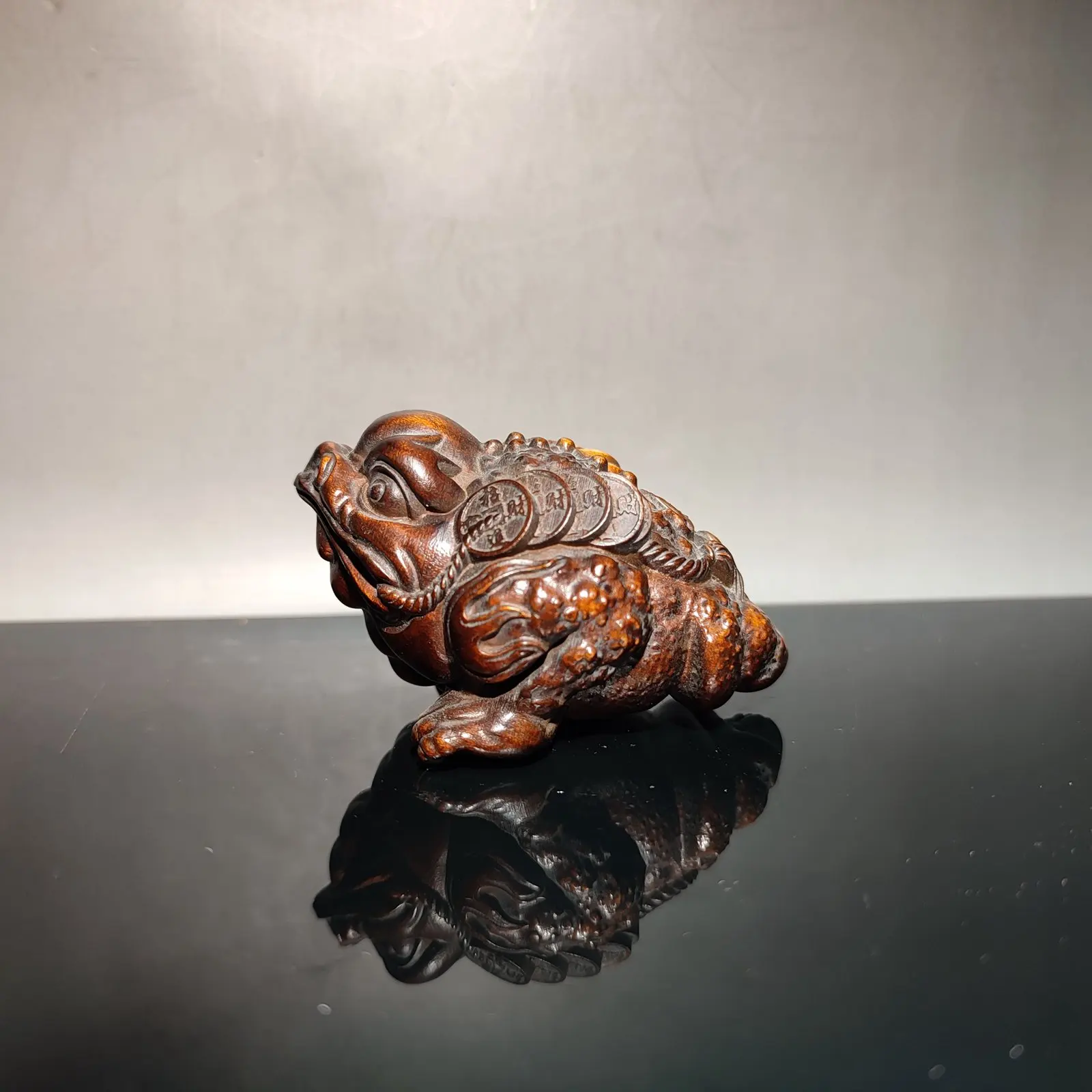 Chinese Wood Carving Wooden Toad Spittor Statue Sculpture Boxwood Interesting tea desk pet decorative sculpture home decor