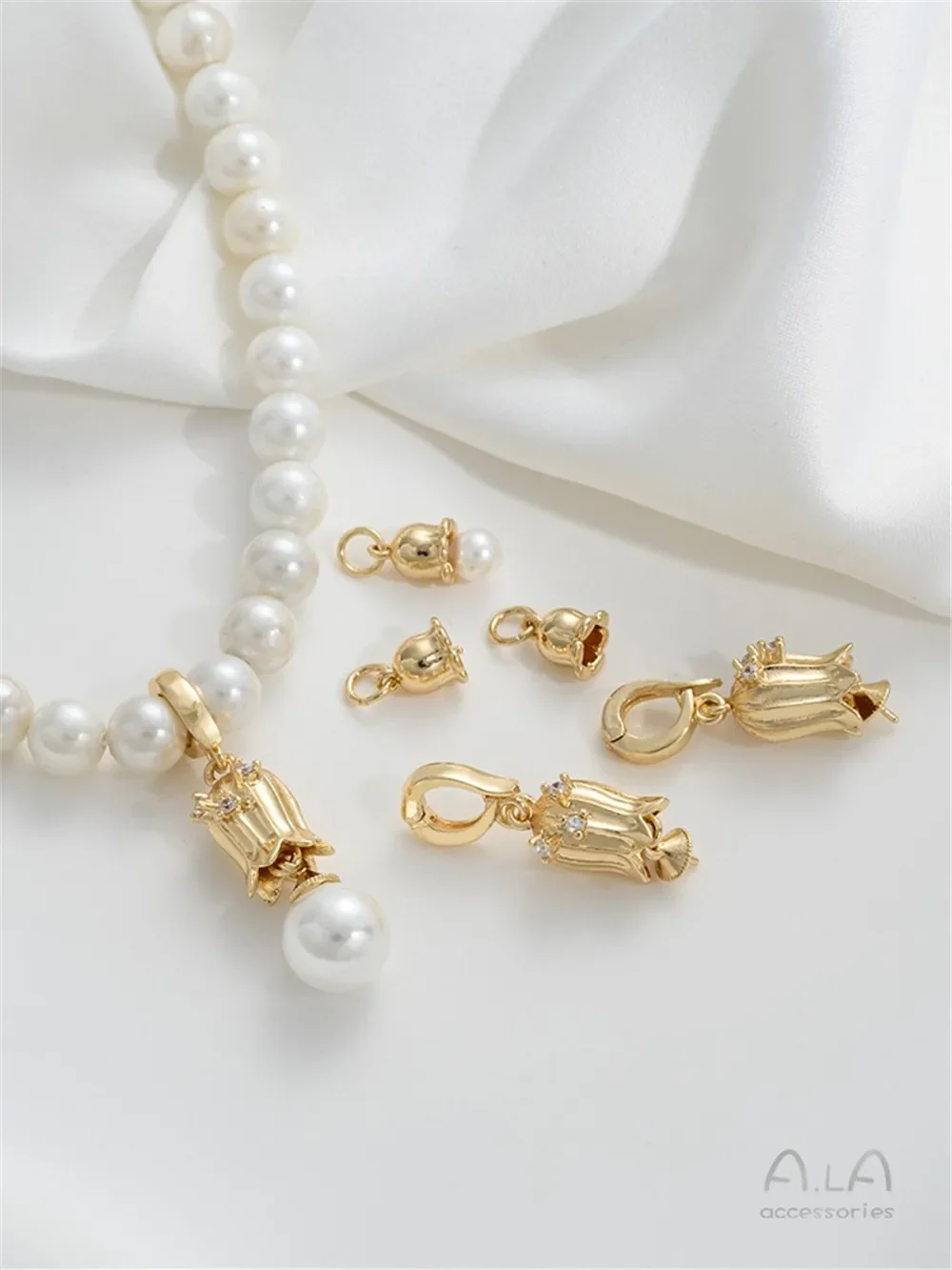 

14K Gold Wrapped Universal Buckle with Lily Flower Bud Bead Holder Pendant Handmade DIY Pearl Handmade Jewelry Accessories B374