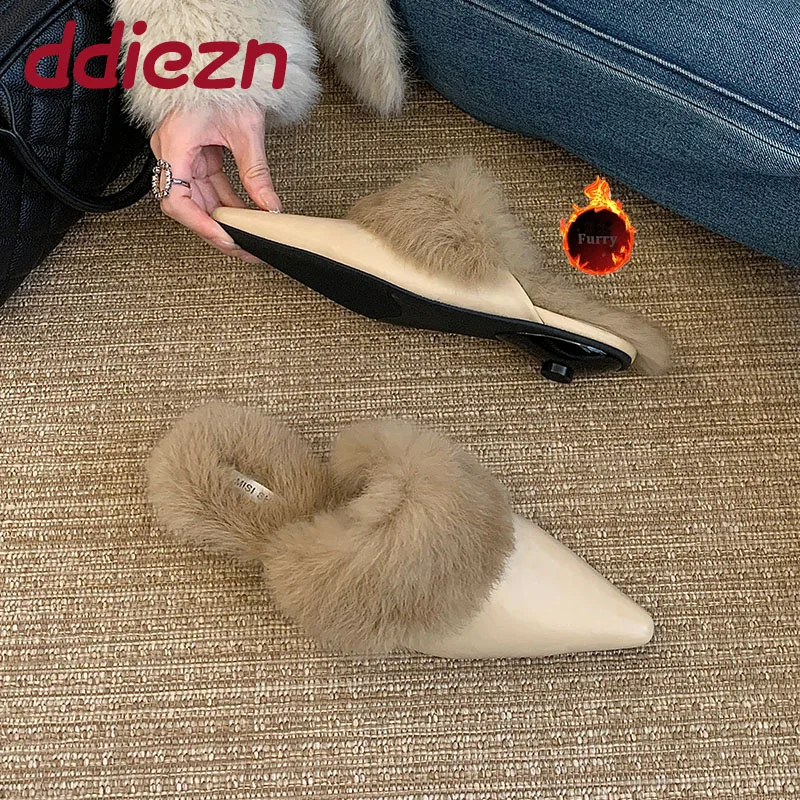 الأحذية القطيفة السيدات الشرائح أحذية مفتوحة داخلي في الهواء الطلق الإناث البغال موضة نِعال من الفراء أحذية للنساء جديد في الشتاء