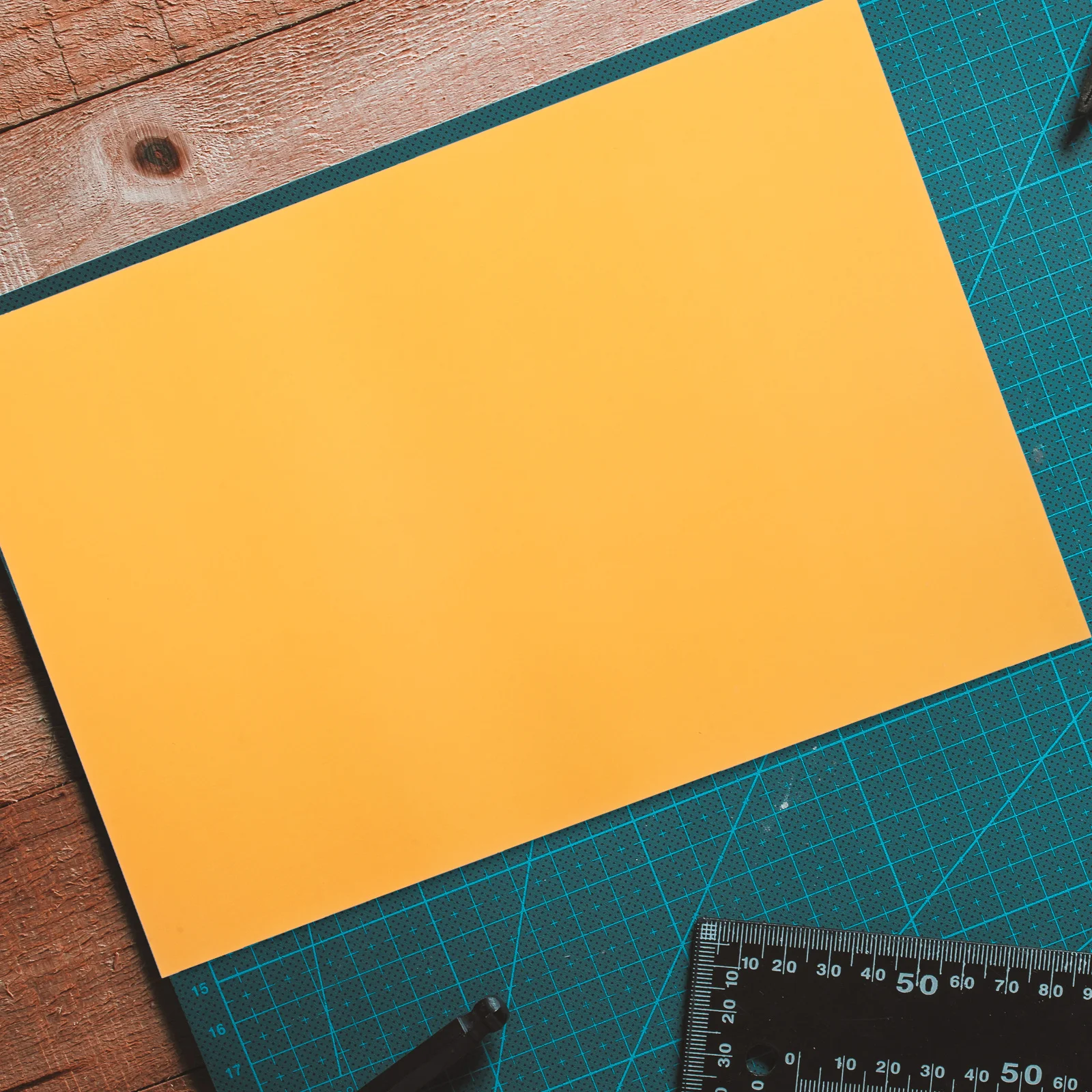 2 قطعة ورقة فارغة منقوشة من الألومنيوم سطح أملس مثالية لطباعة النقش بنفسك بطاقات الأعمال المعدنية