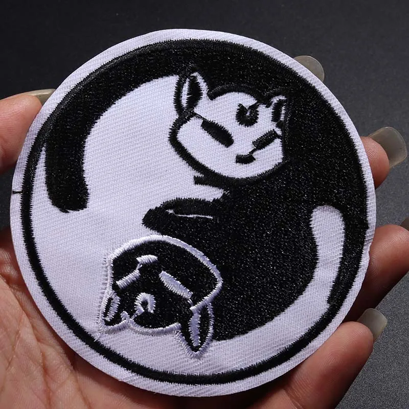 Embroidered Patches for Clothing Decoration, DIY Badges, Round Badges, Tai Chi Bagua, Black and White Cat, Physical Display