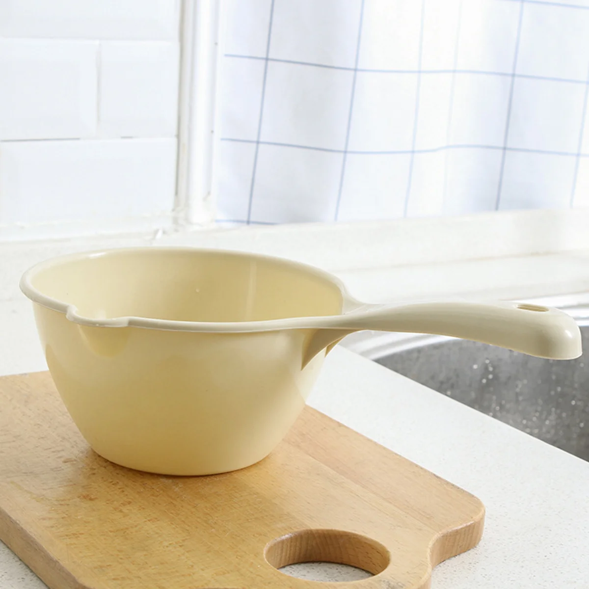 

Plastic Water Dipper 1Pc for Home Bath Shampoo Scoop Japanese Ladle Cup Lightweight Bathroom Kitchen Water Scoop Tool