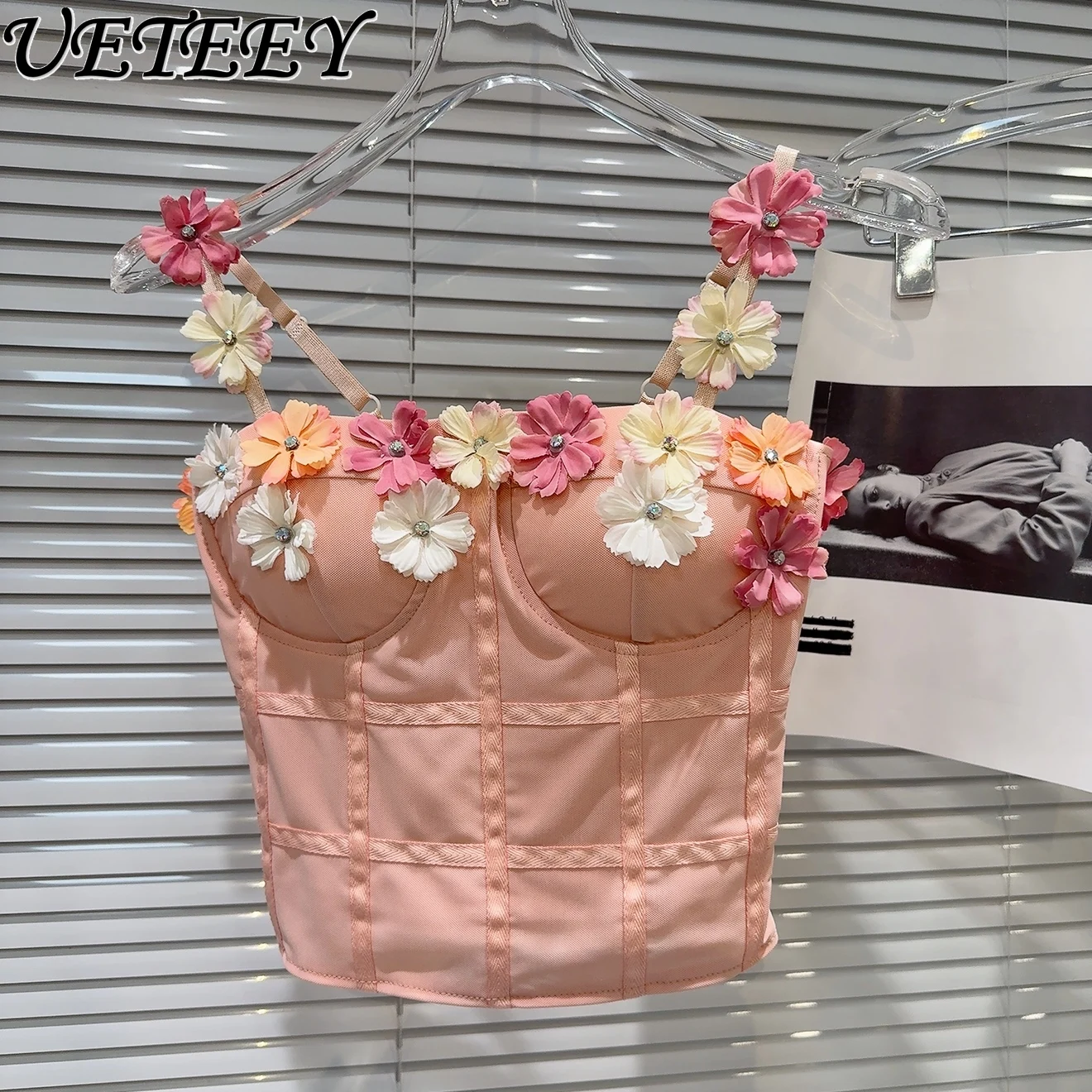 Sommer Neue Süße Persönlichkeit Äußere Tragen Kurze Crop Tops Vielseitige Farbe Blume Nagel Bohrer Dekorative Brust Pad Sling Weste