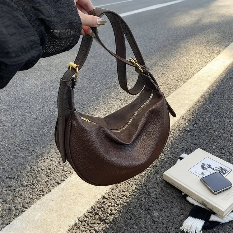 

Simple Retro Diaper Bag Handbag Crossbody Staycation Versatile Exquisite Portable Trendy Simple Versatile User-Friendly