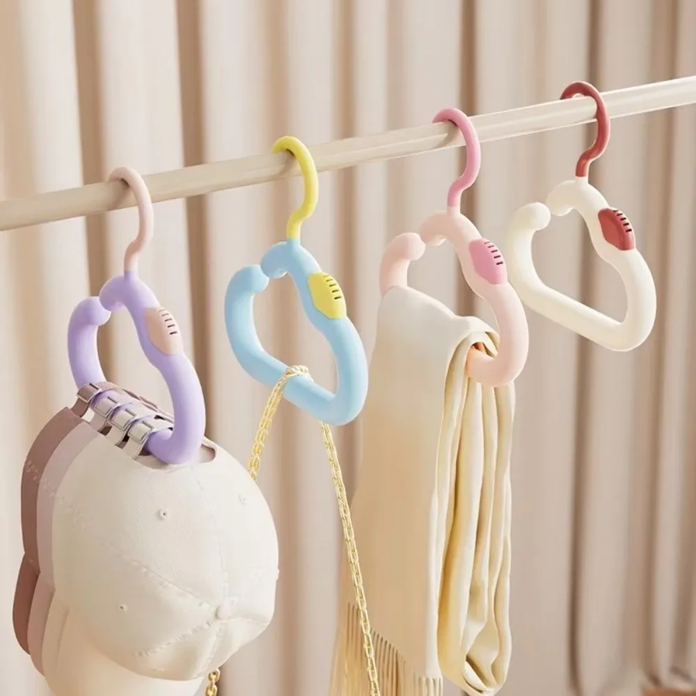 Cloud-Shaped Design Multi-Purpose Hanger Hanging Rack Multifunctional Closet Hook Organizer Plastic Material Hanging Rack