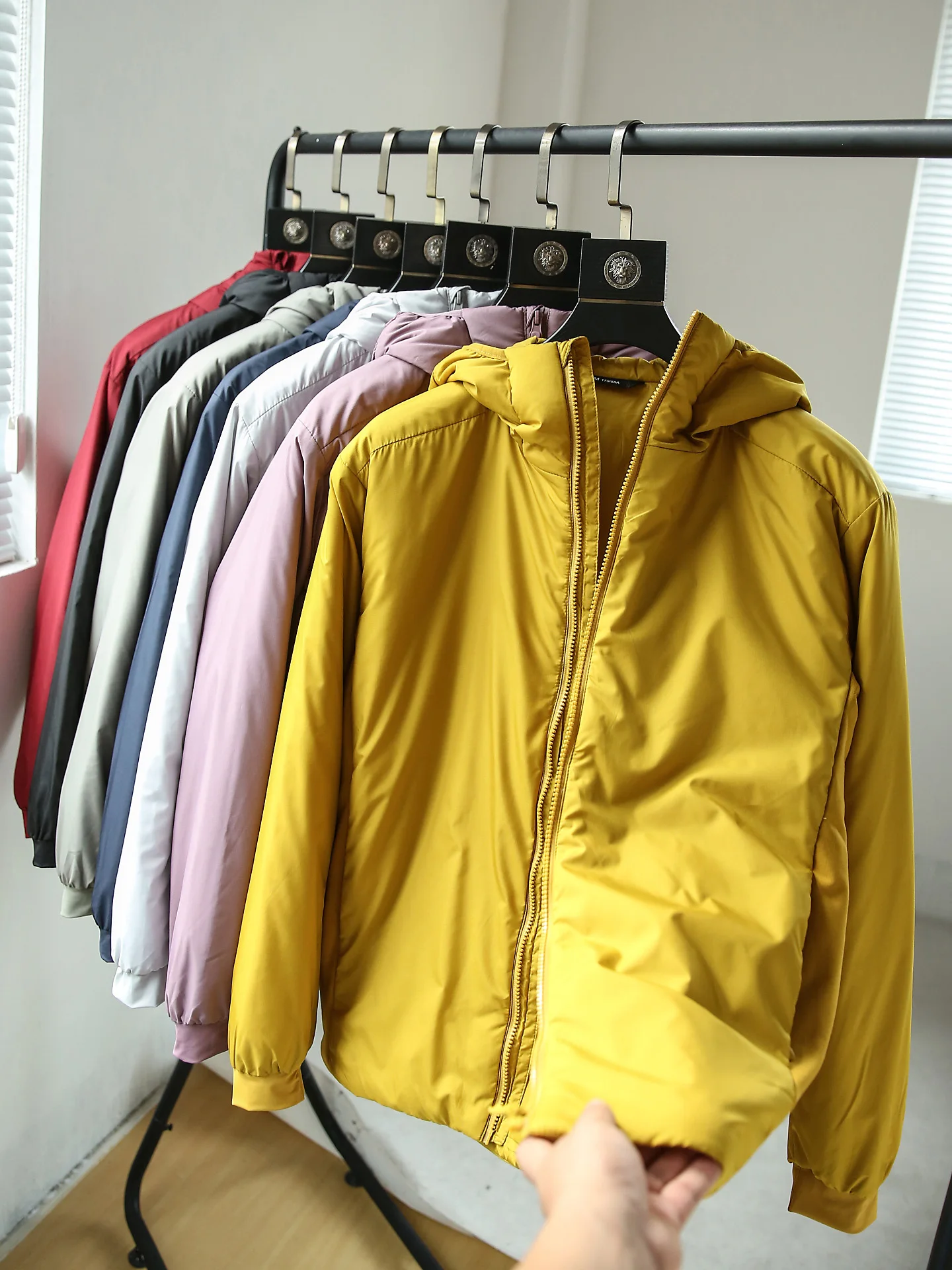 

Легкая теплая хлопковая куртка с капюшоном для мужчин и женщин, зимняя верхняя одежда для активного отдыха, ветрозащитная, водоотталкивающая, молодежная модная модель