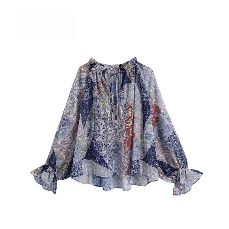 Wiosenna damska bluzka z kwiatowym nadrukiem, plisowanymi detalami, okrągłym dekoltem, długim rękawem, elegancka, codzienna, modna bluzka damska.