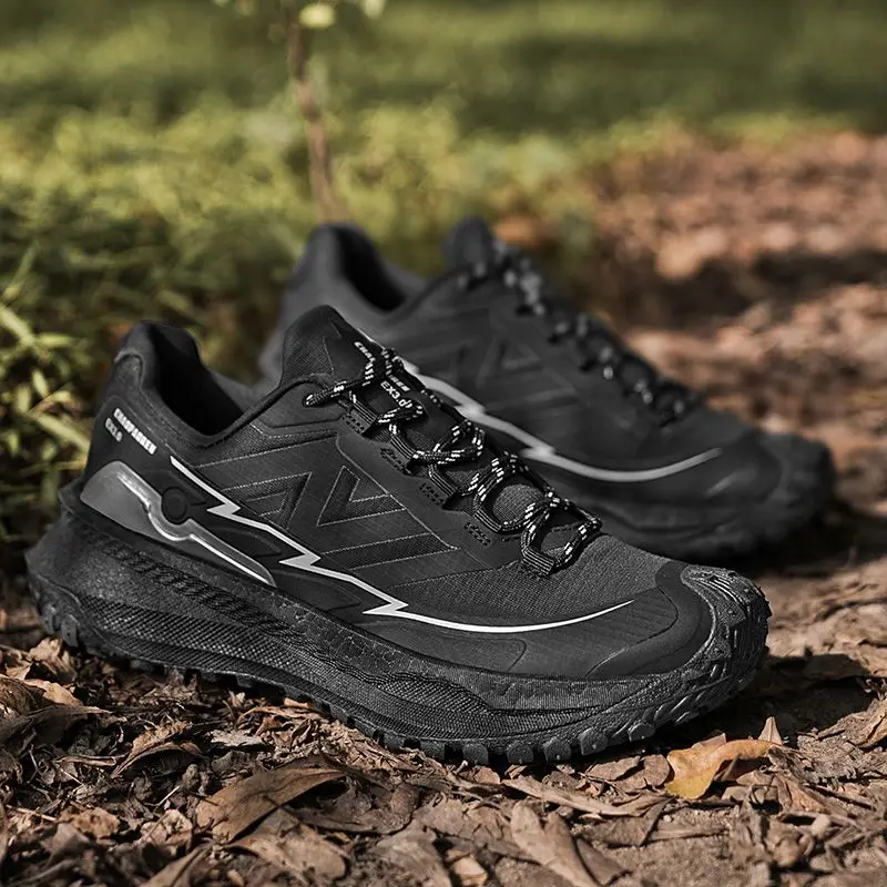 Hot sale summer essential lightweight breathable unisex walking hiking shoes running shoes sneakers Very good