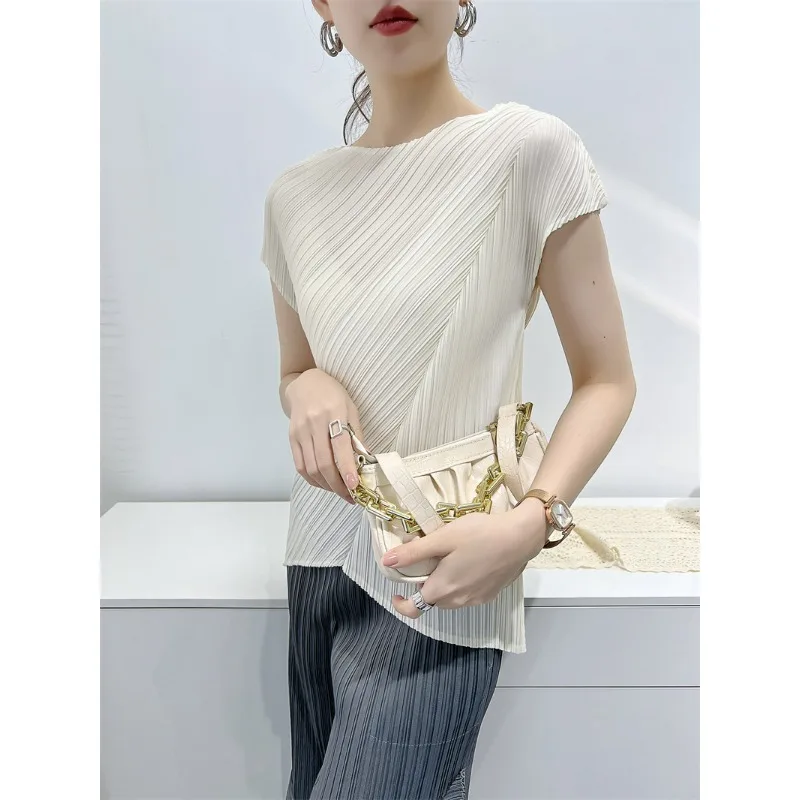 2023 New Wrinkled Top Irregular Folded T-shirt Folded Clothes Women's Round Neck Slim Fit Fashion Versatile Crowd